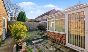 Dovecote Close, Sapcote, LE9 photo