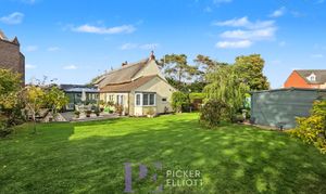 Leicester Road, Sapcote, LE9 photo