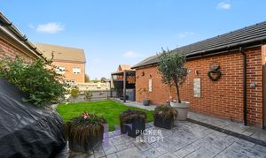 Westfield Avenue, Earl Shilton, LE9 photo