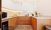 Piazza Walk, Cassia House, E1