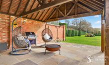 Pool house terrace
