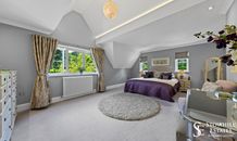Principal bedroom