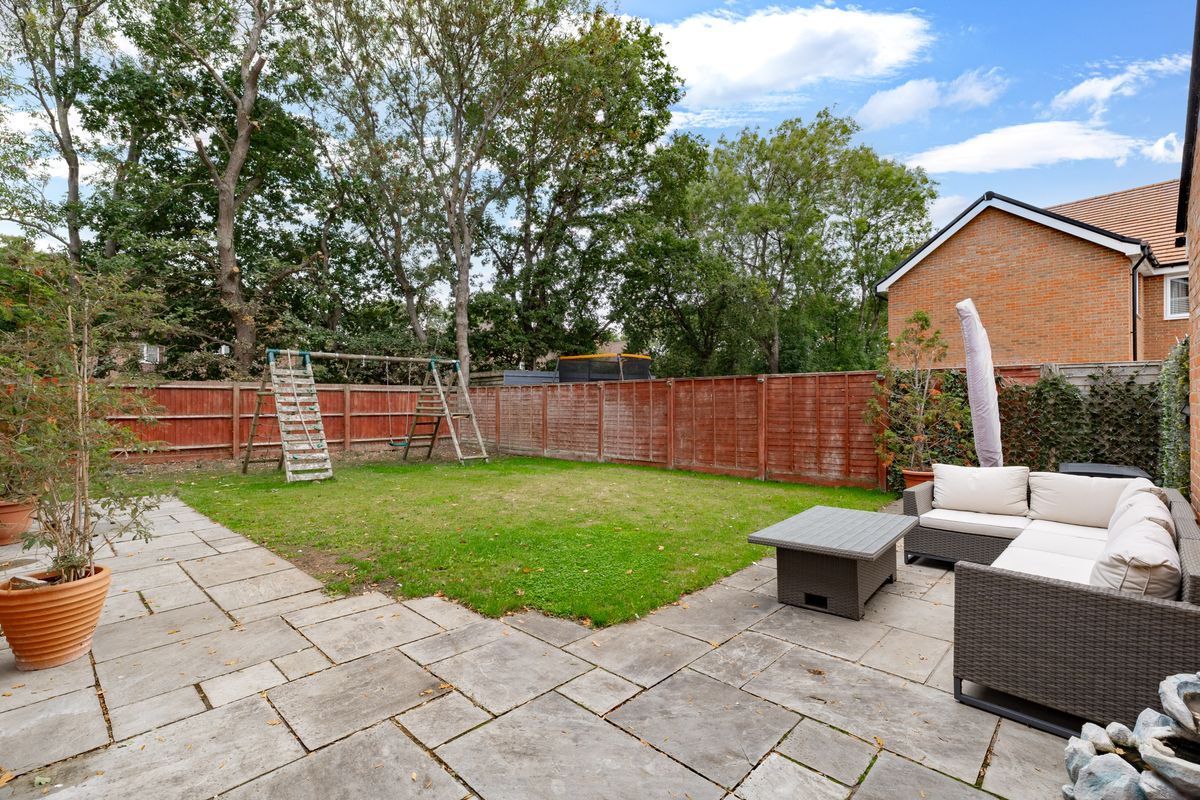 Lacewing Drive, Biddenham, MK40, photograph 4