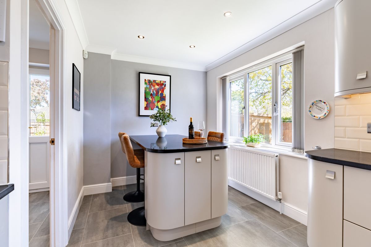 Vicarage Lane, Wilstead, MK45, photograph 9