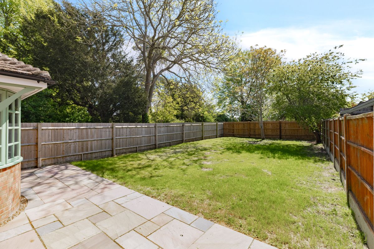 Church Walk, Cranfield, MK43, photograph 4