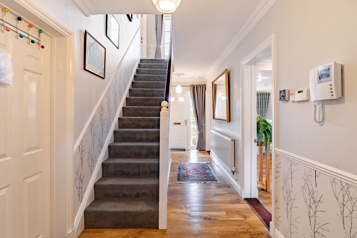 Monellan Crescent, Caldecotte, MK7, photograph 6