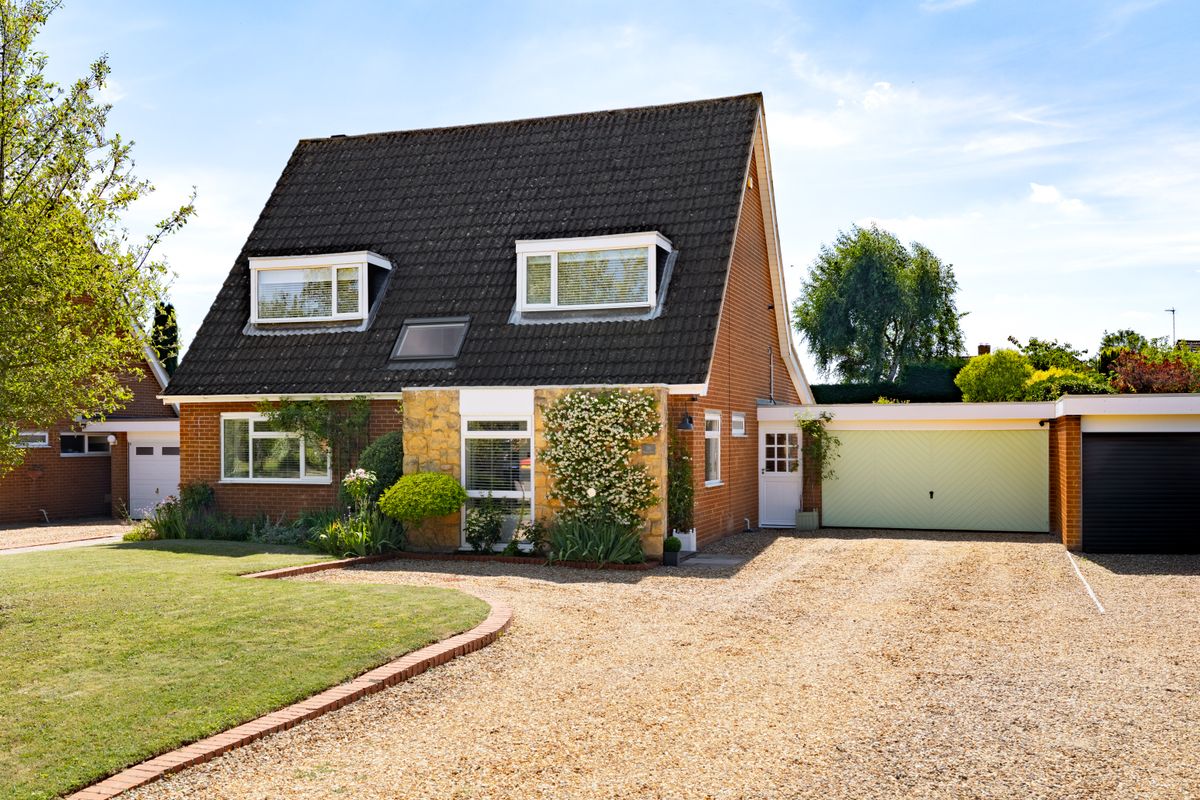 Manor Close, Bromham, MK43