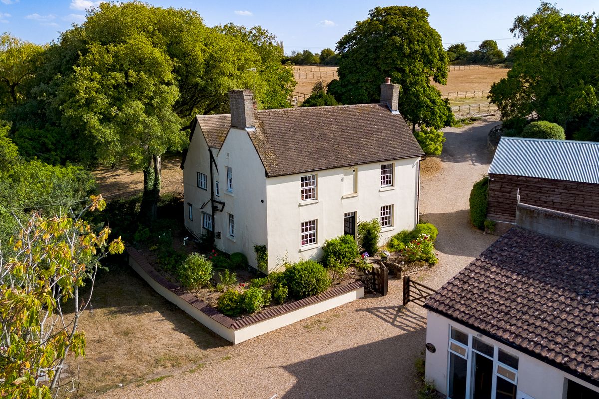Waterfall Farm, Thurleigh on approx 10 acres., photograph 5