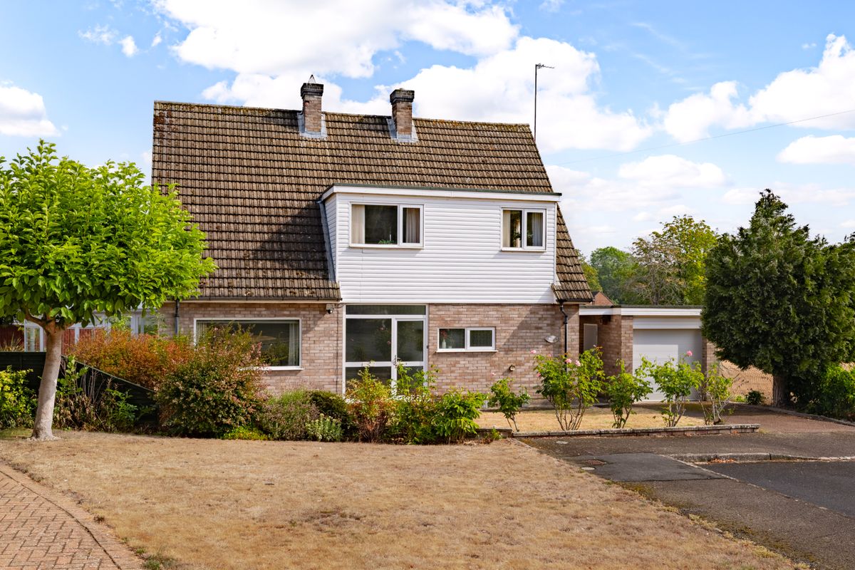 Lodge Close, Sharnbrook, MK44