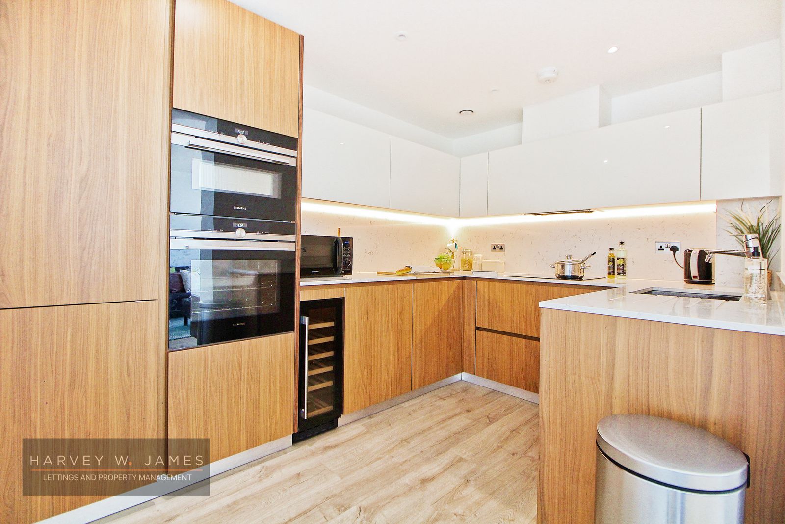 Piazza Walk, Cassia House, E1