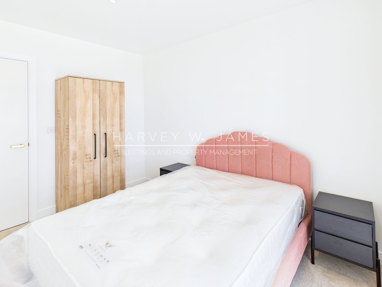 12 Quay Walk, Wembley HA0 1BE