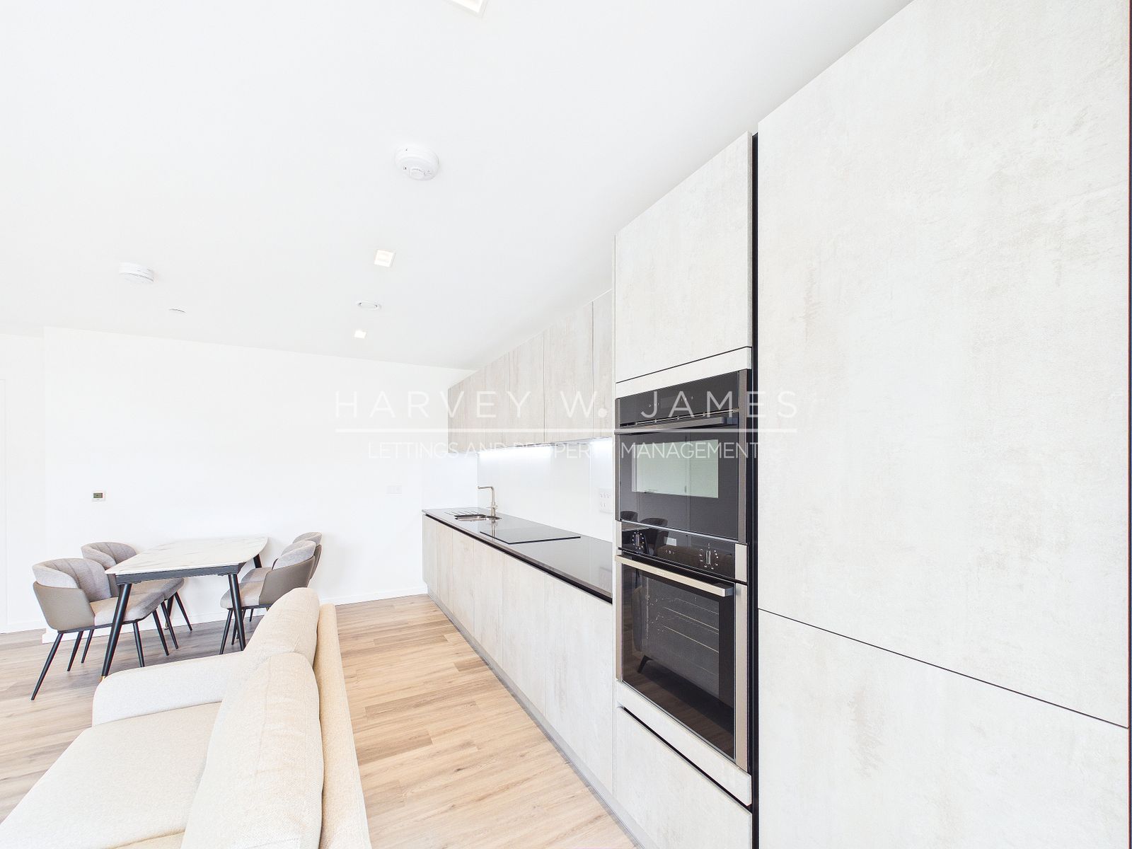 5 Wheatstone Gardens, London, W10