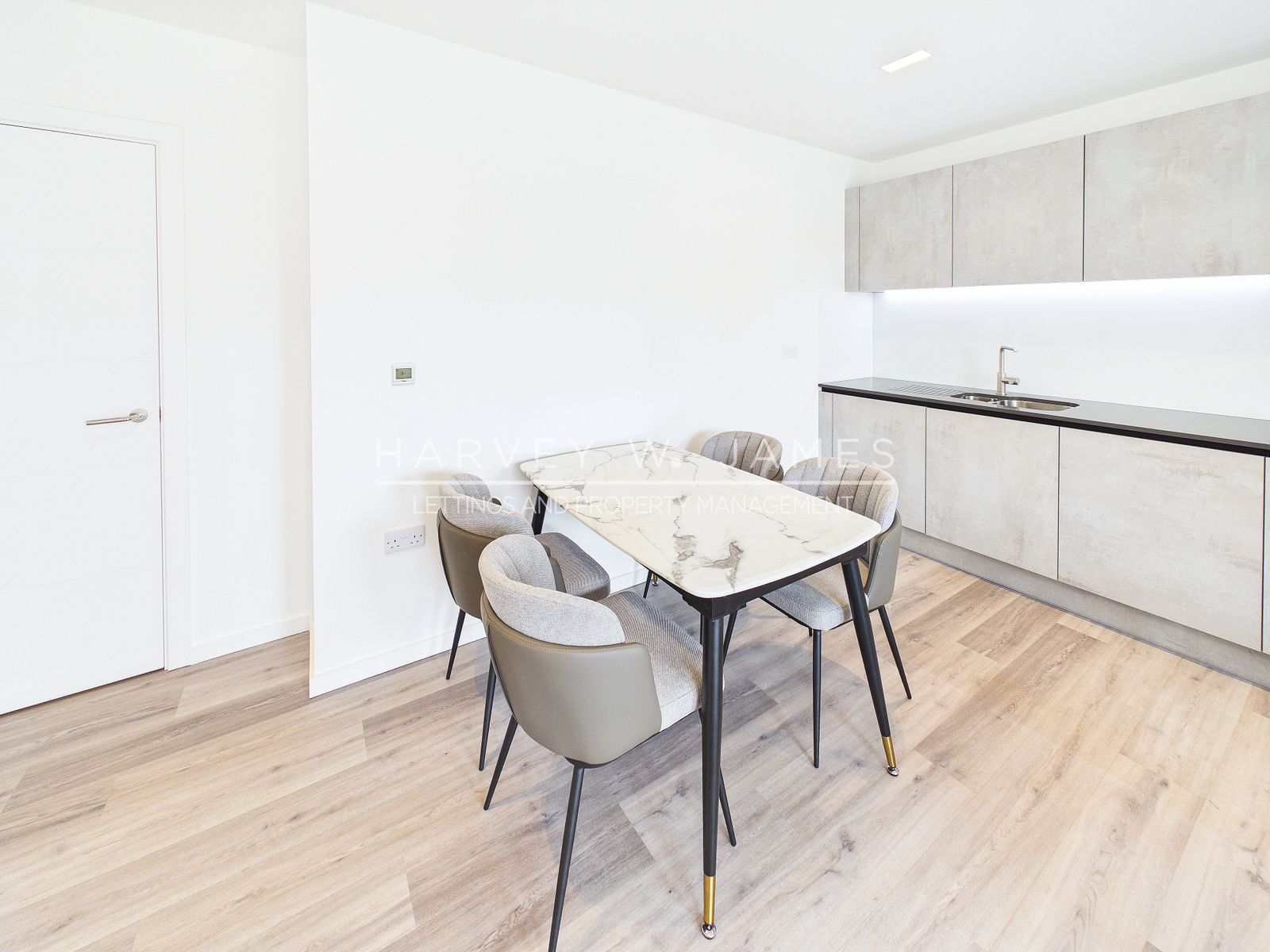 5 Wheatstone Gardens, London, W10