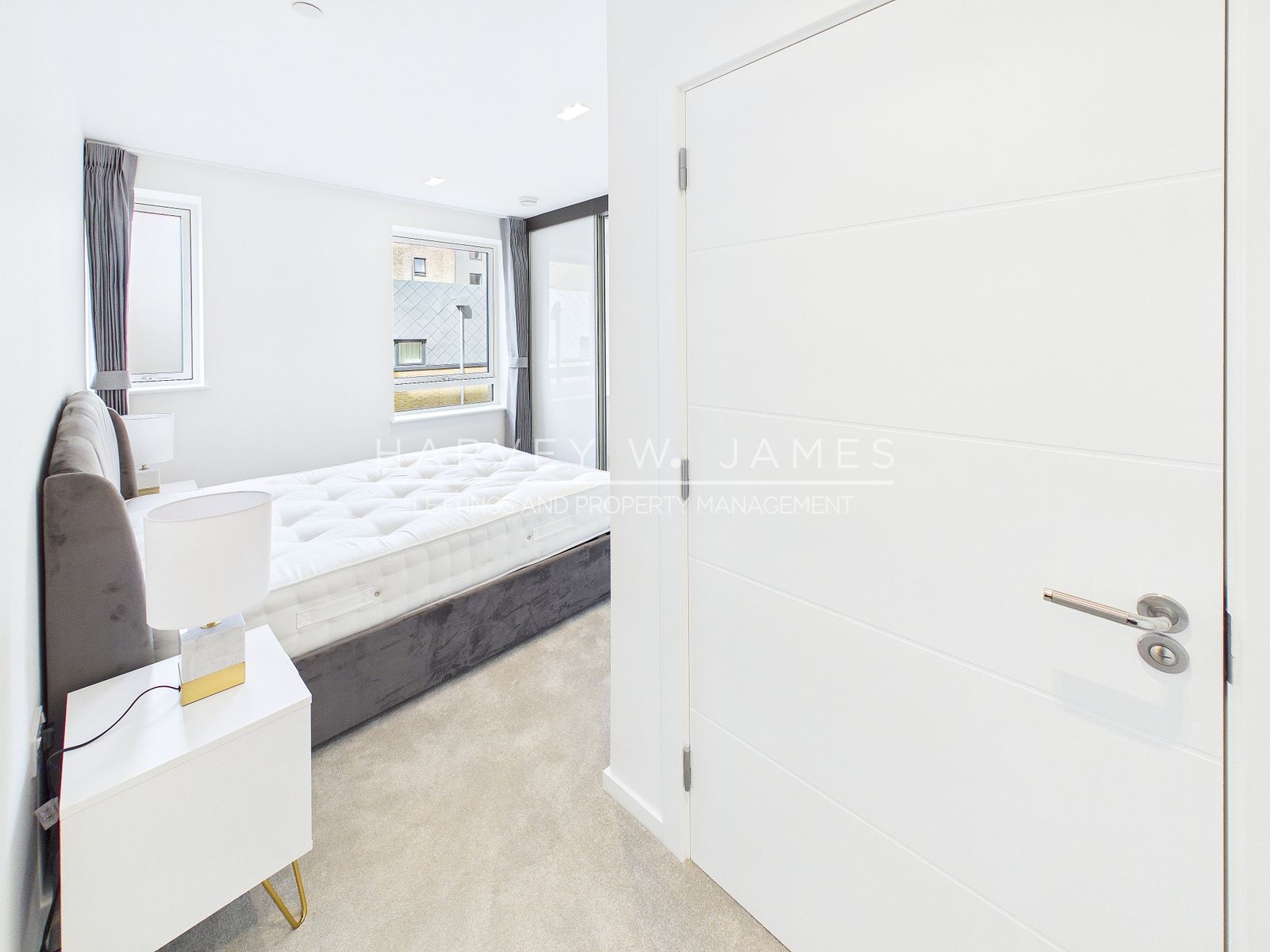 5 Wheatstone Gardens, London, W10
