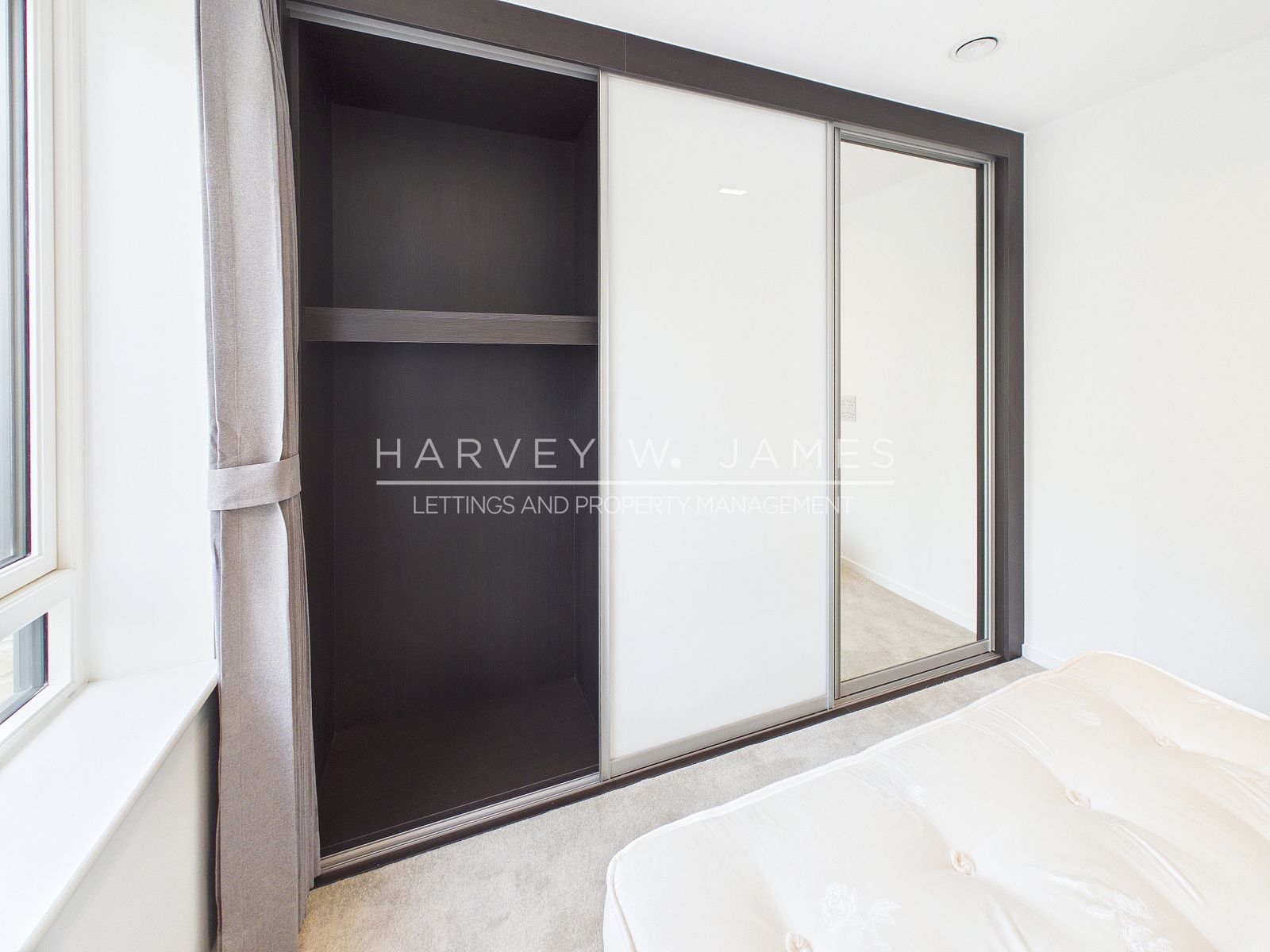 5 Wheatstone Gardens, London, W10