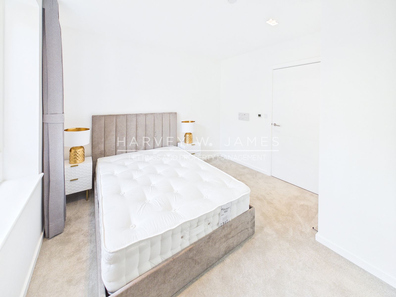 5 Wheatstone Gardens, London, W10