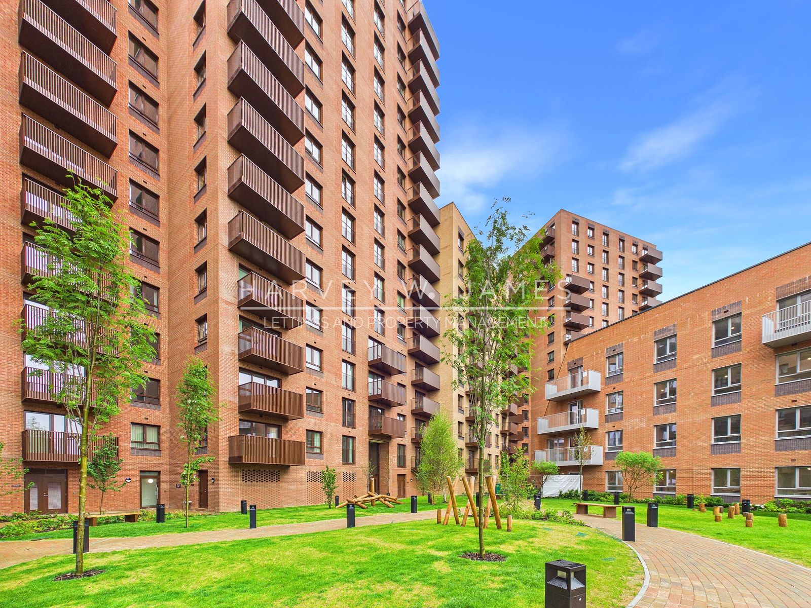 373 Horn Lane, London, W3