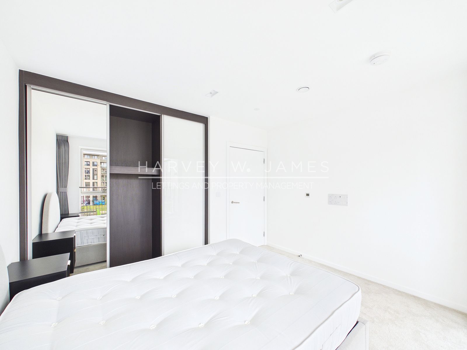5 Wheatstone Gardens, London, W10