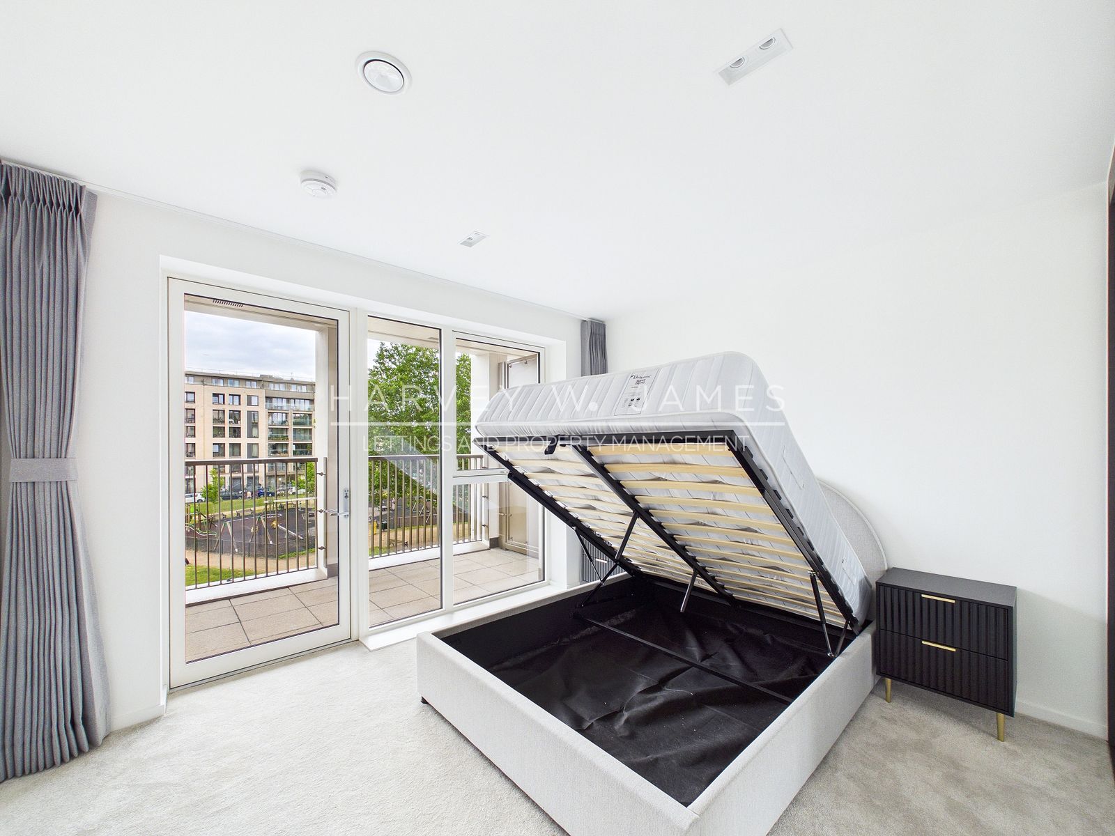 5 Wheatstone Gardens, London, W10