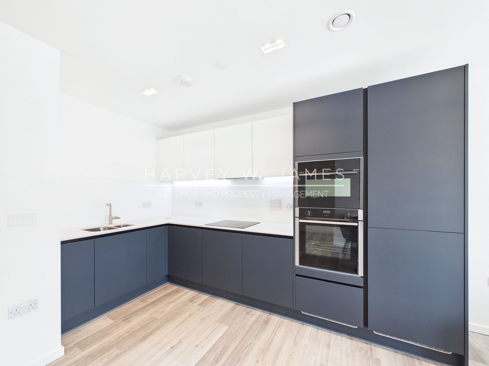 5 Wheatstone Gardens, London, W10