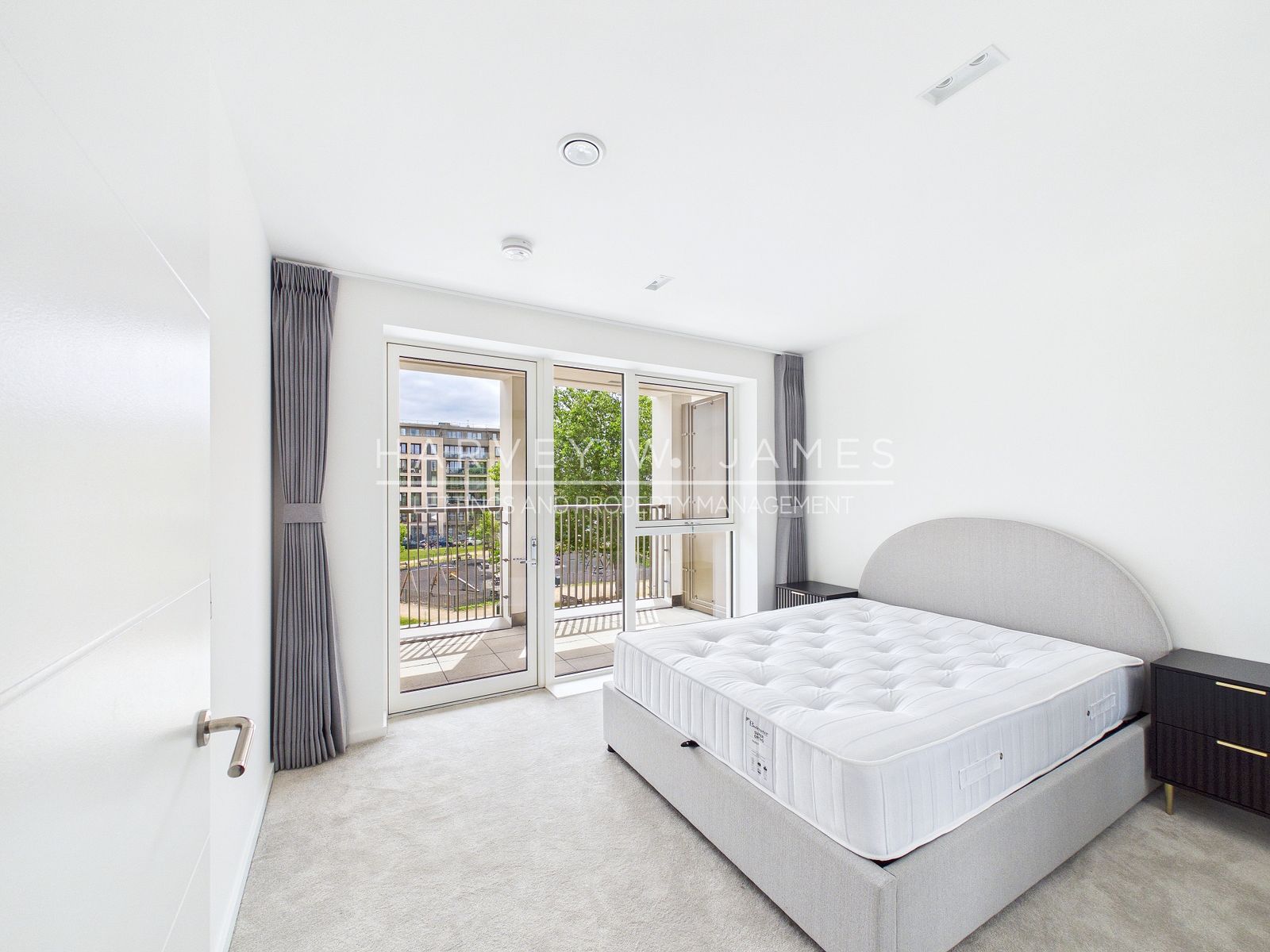 5 Wheatstone Gardens, London, W10