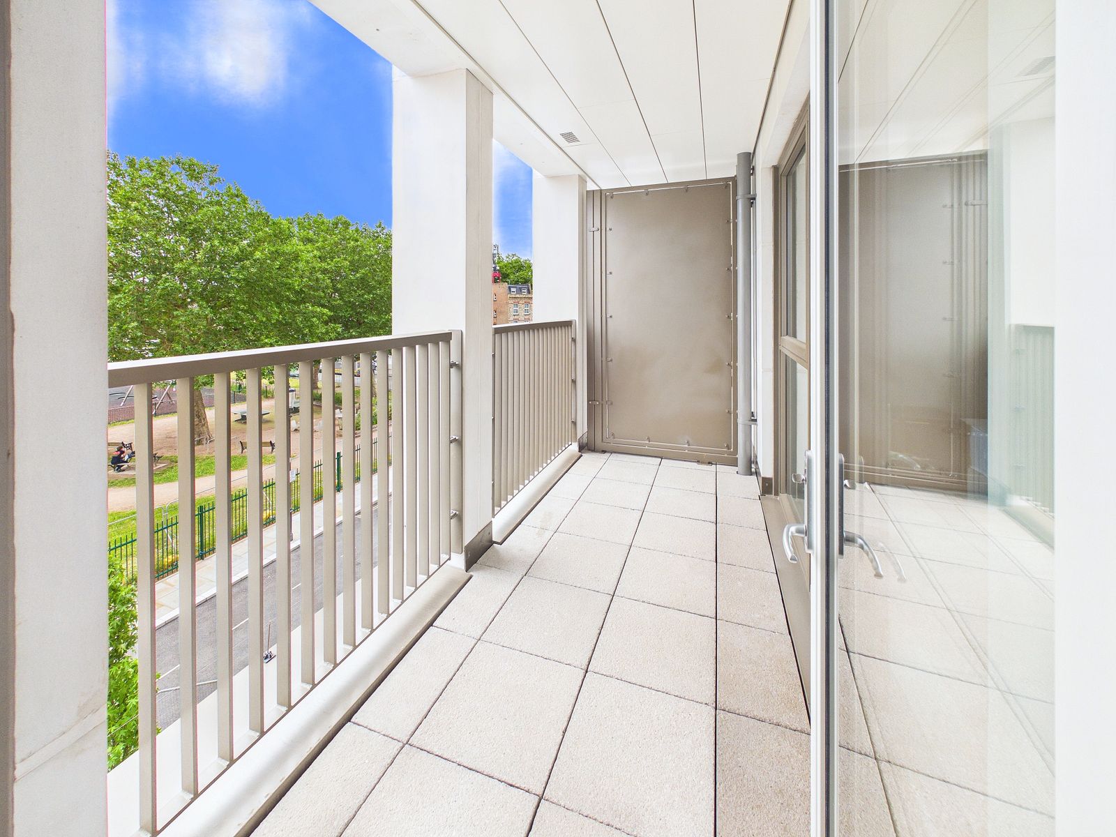 5 Wheatstone Gardens, London, W10