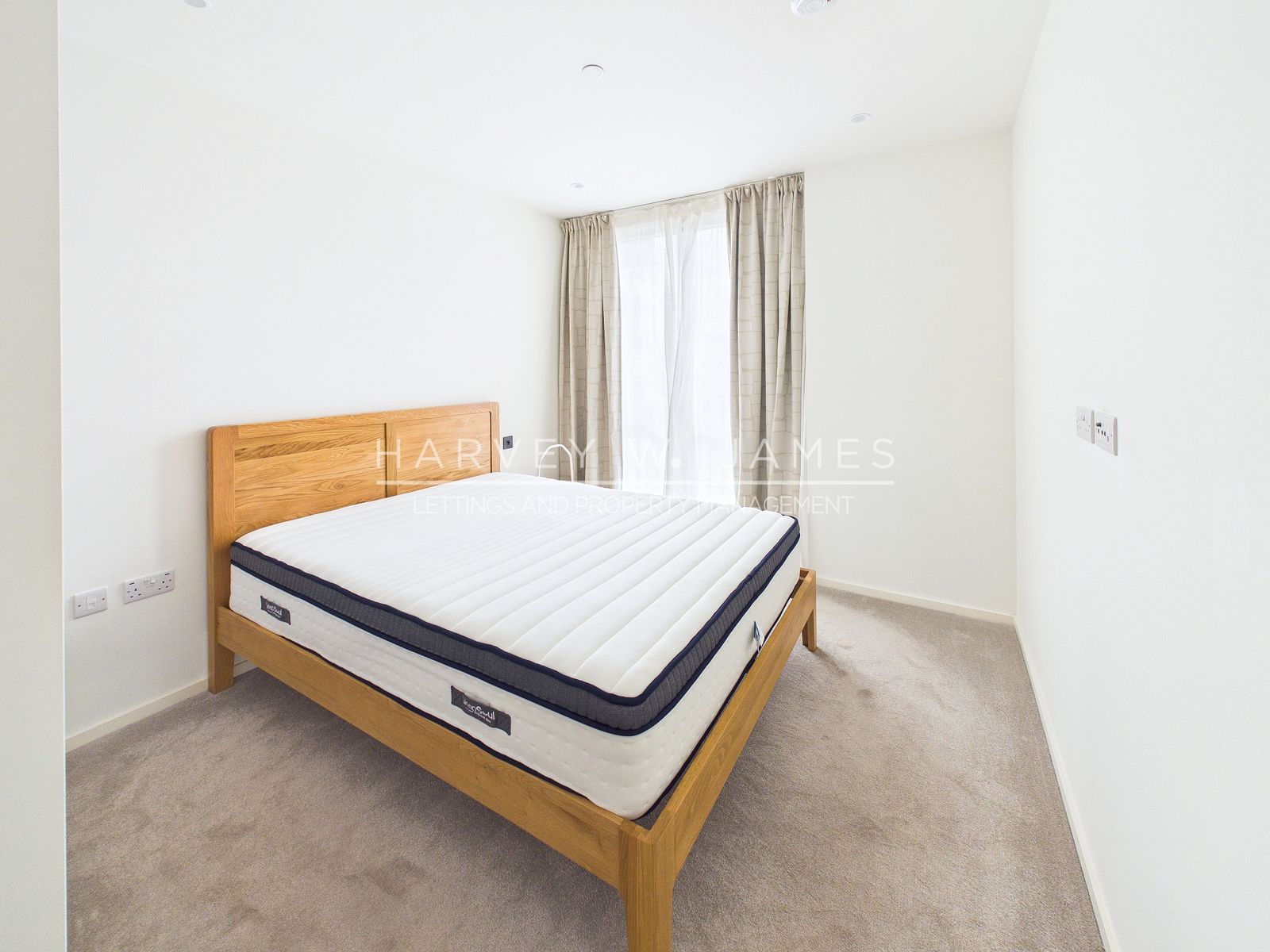 Hawser Lane, Curlew House, E14