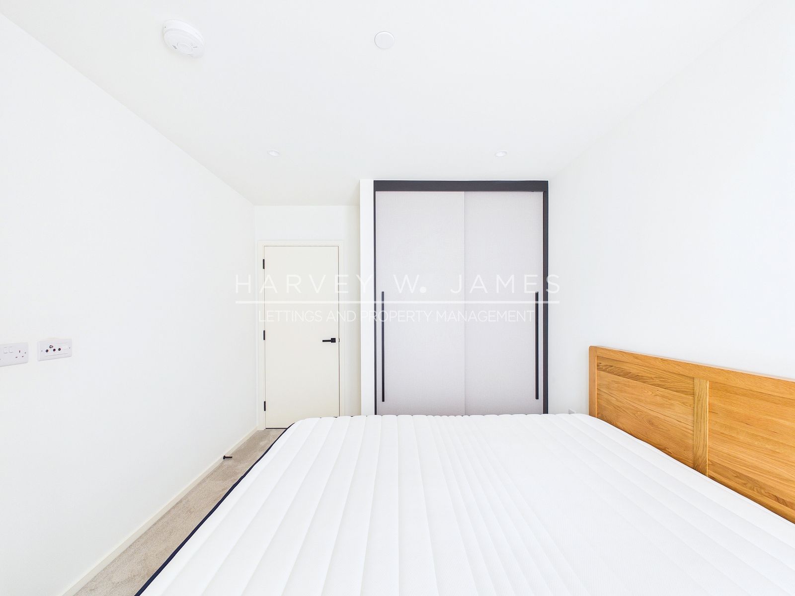 Hawser Lane, Curlew House, E14