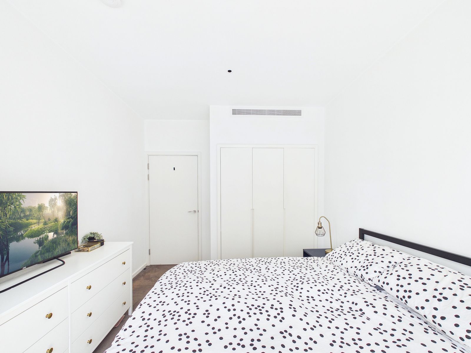 Orchard Place, Agar House, E14