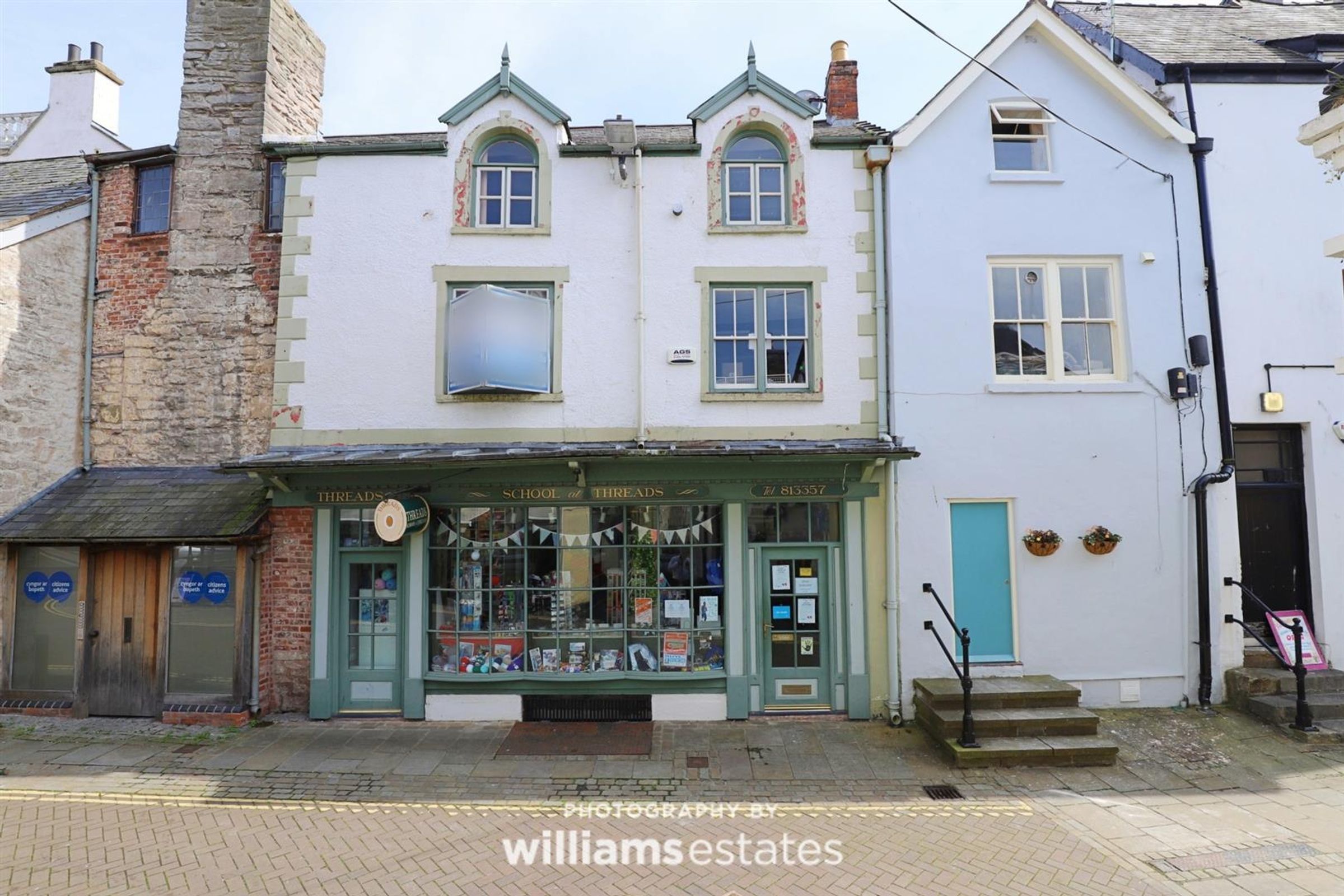 Back Row, Denbigh, LL16