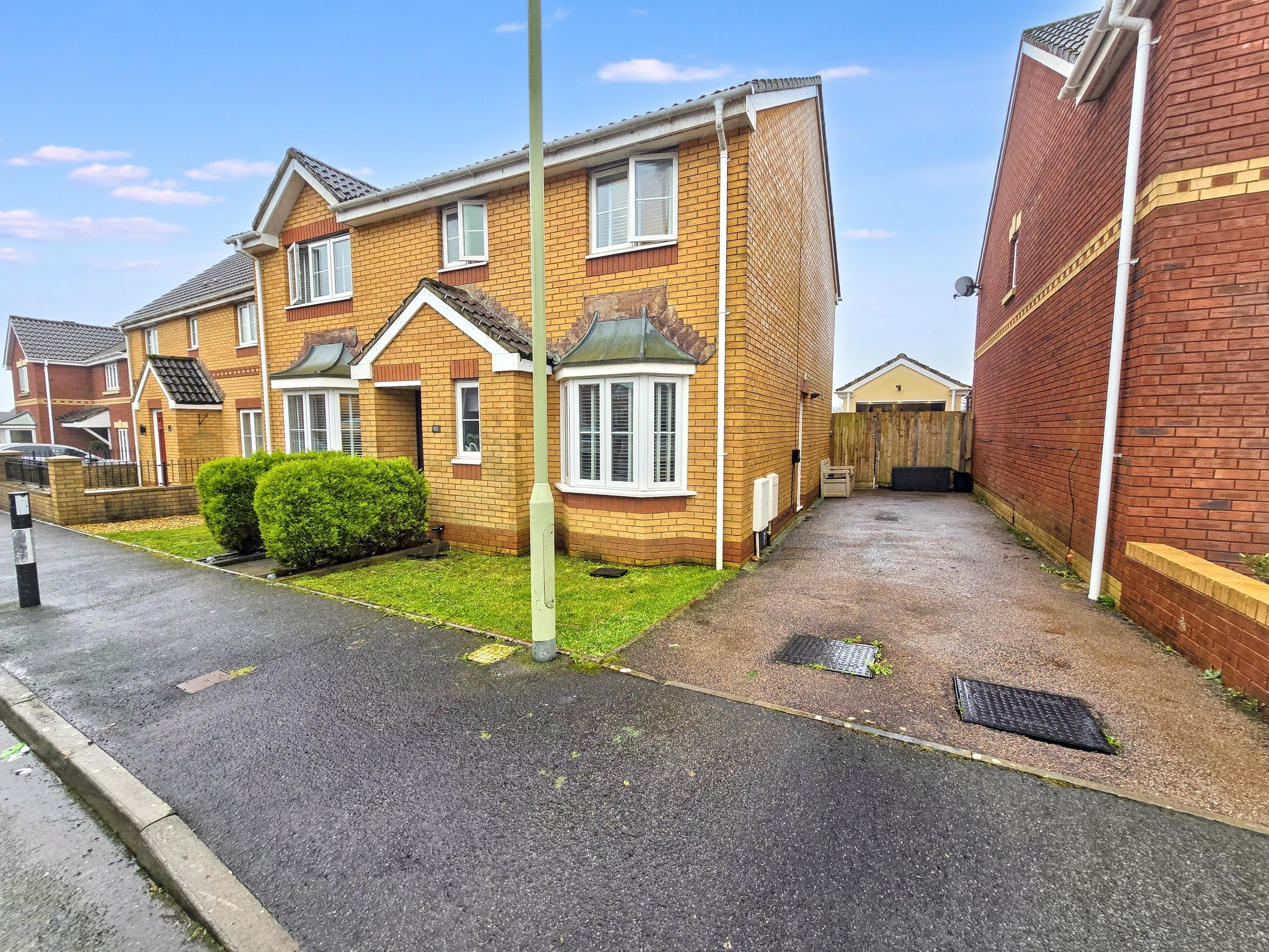 Wild Field, Bridgend, CF31