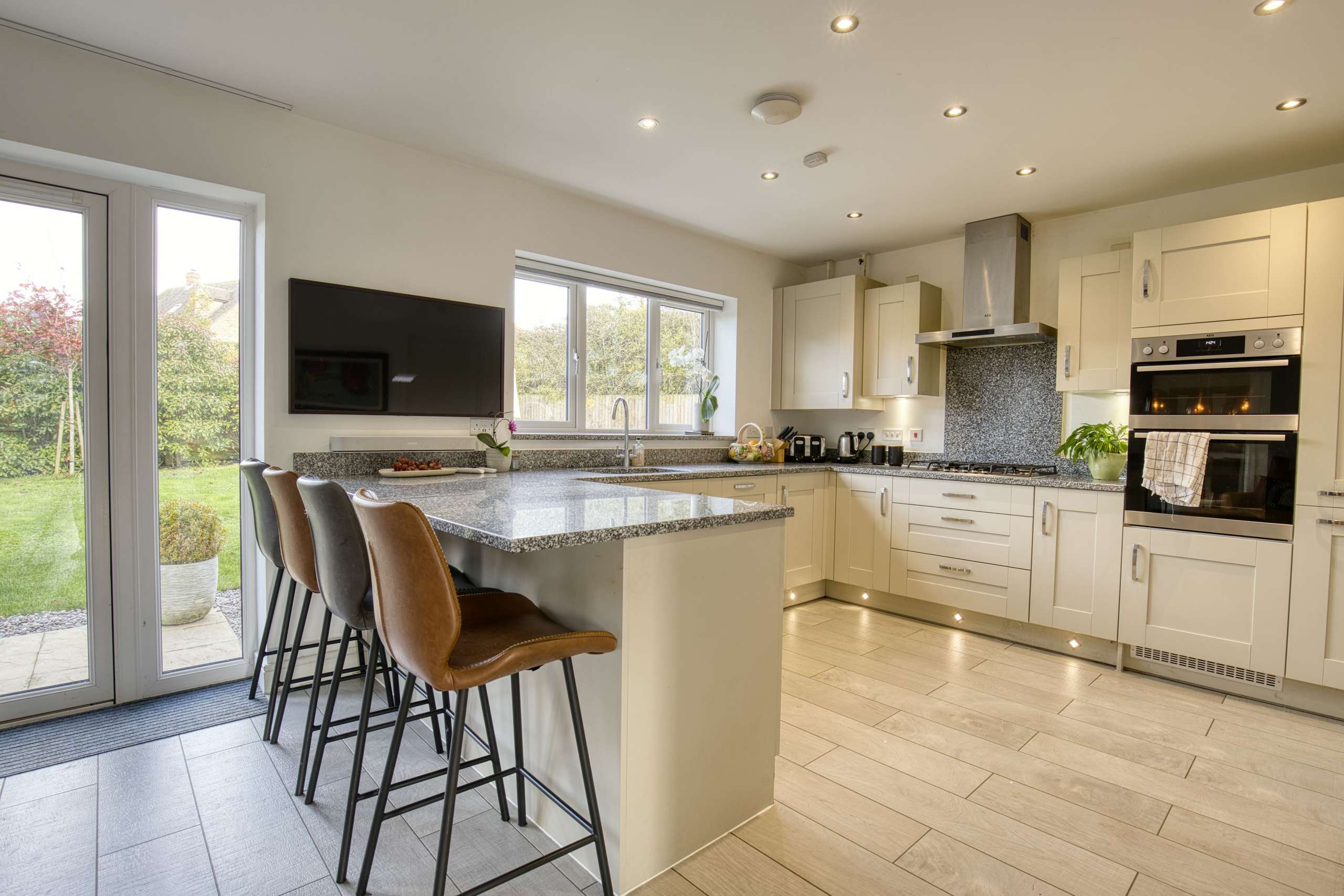 Kitchen/Breakfast/Dining