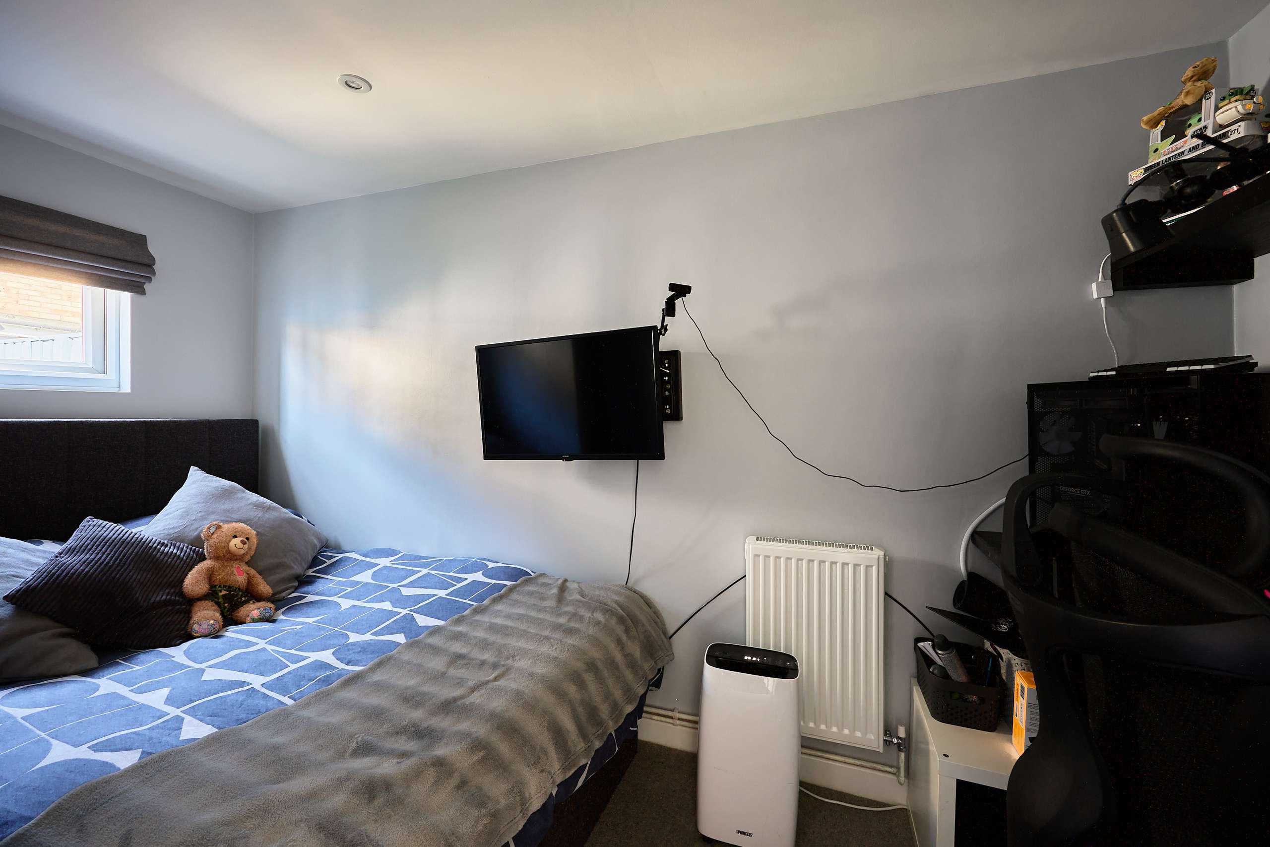 Bedroom (former garage)