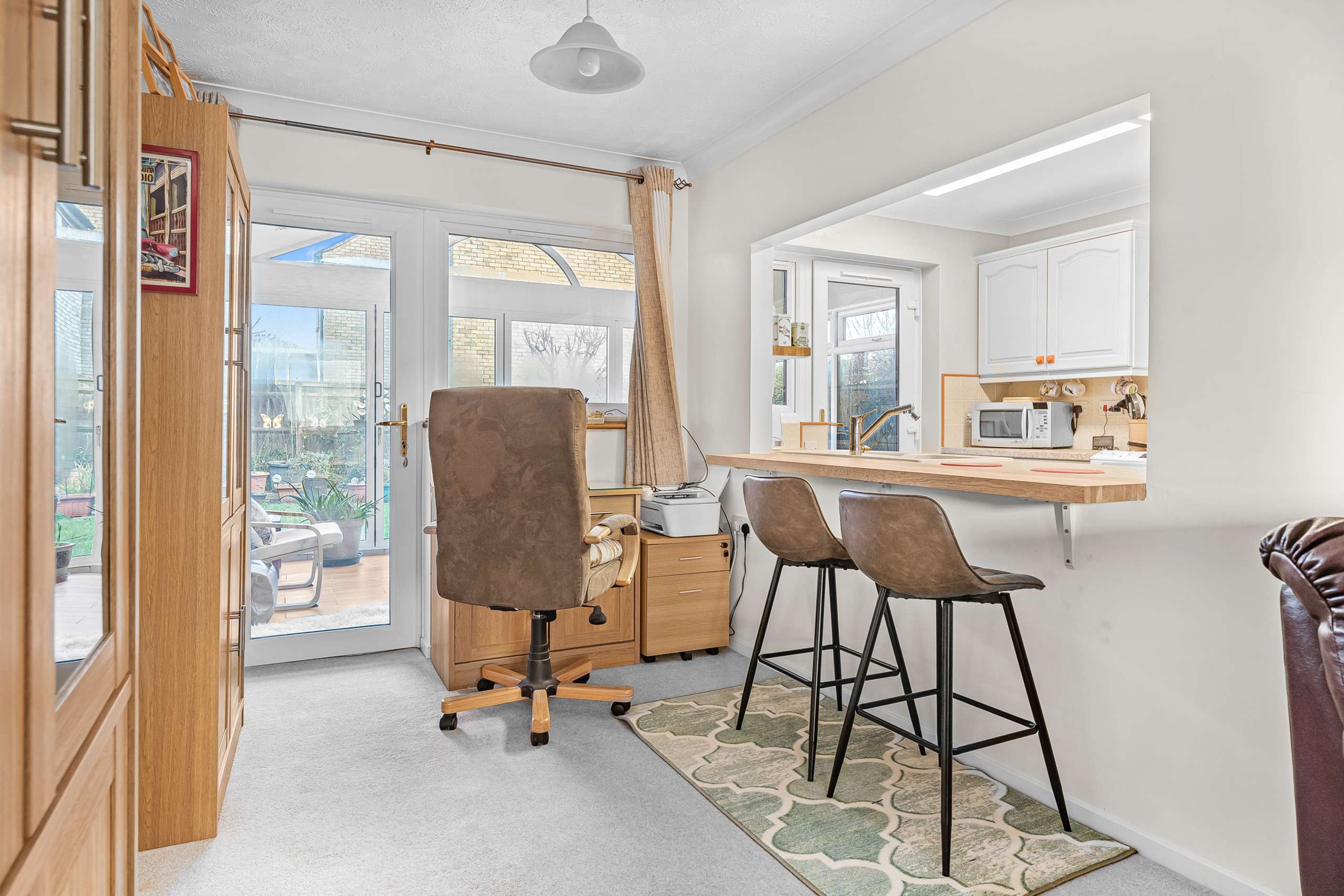 Breakfast/Dining Area