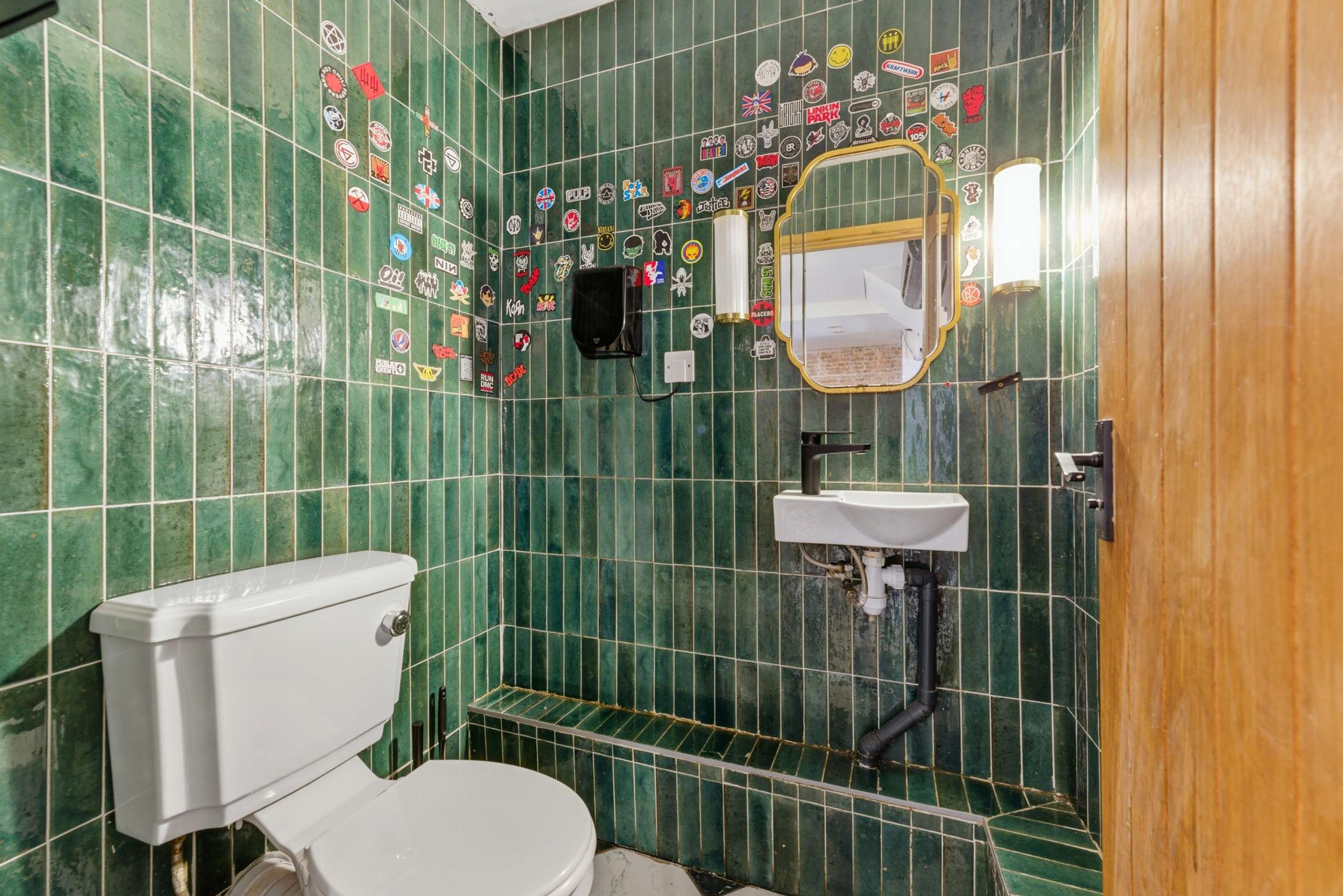 Ground Floor Commercial Unit