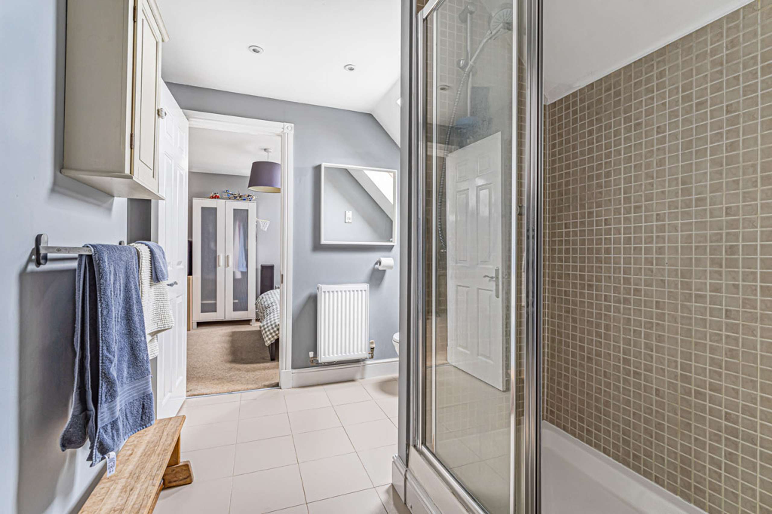 S/F Jack n Jill Shower Room