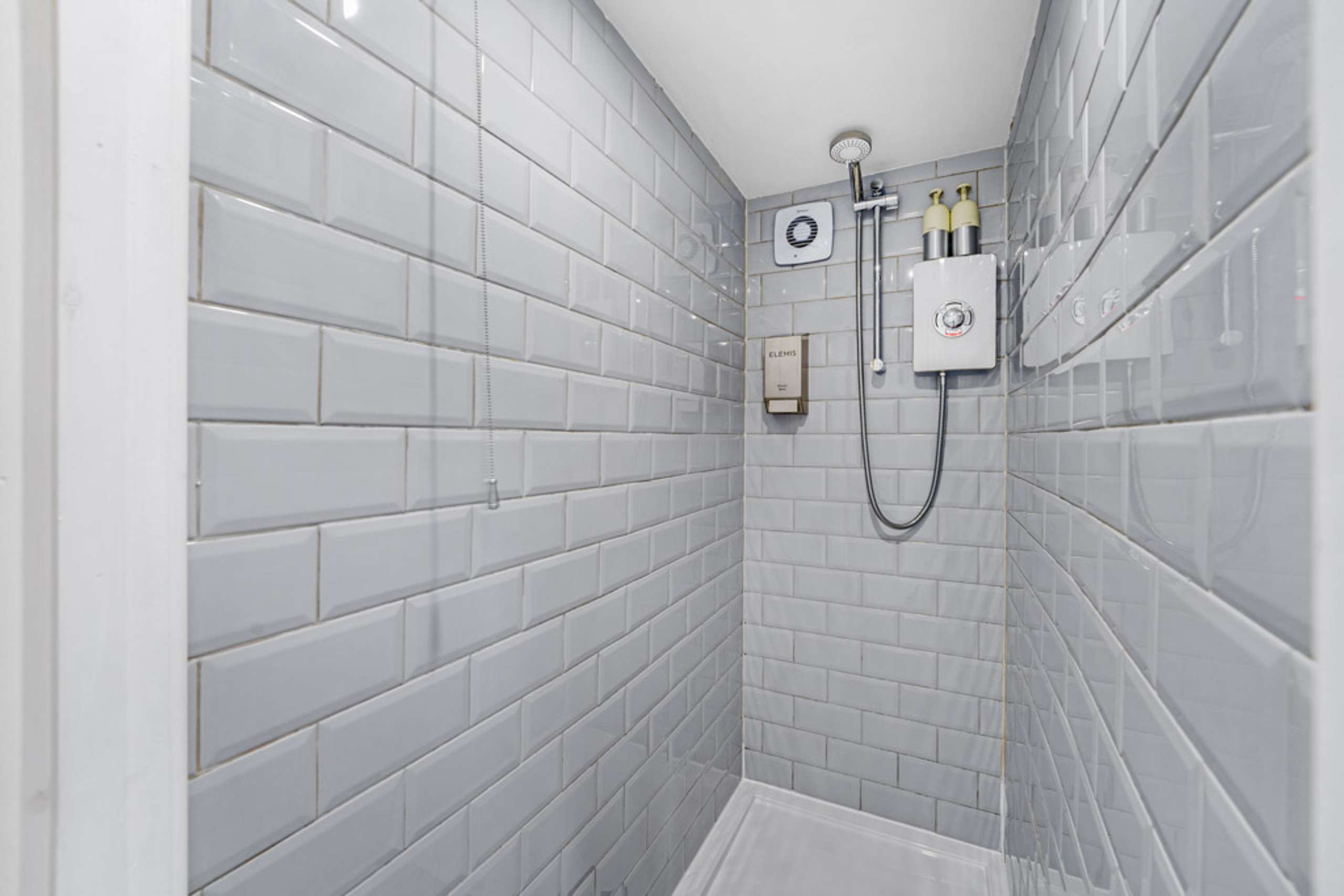 The Lodge - Annexe Shower Room