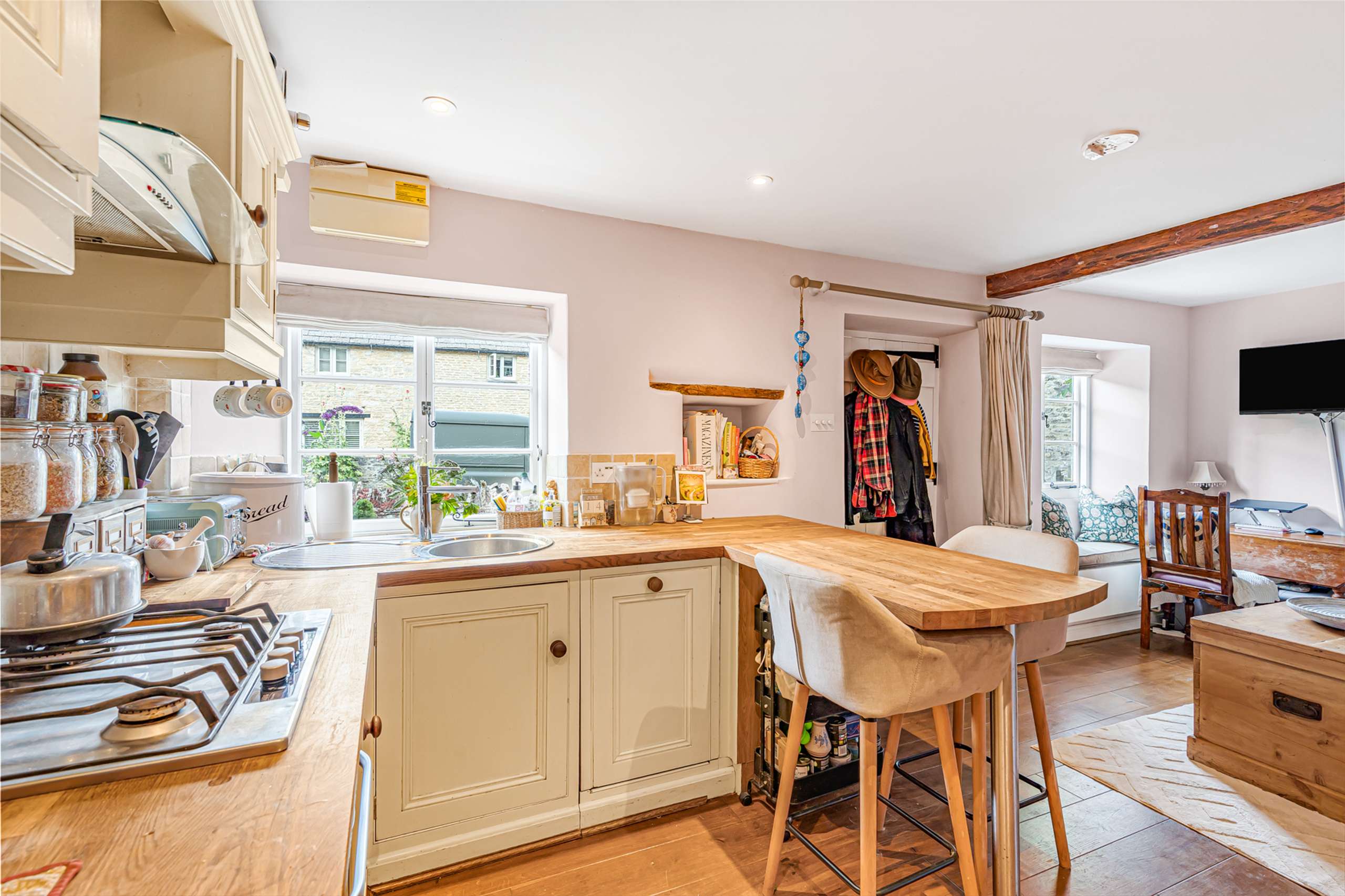 Kitchen/Breakfast