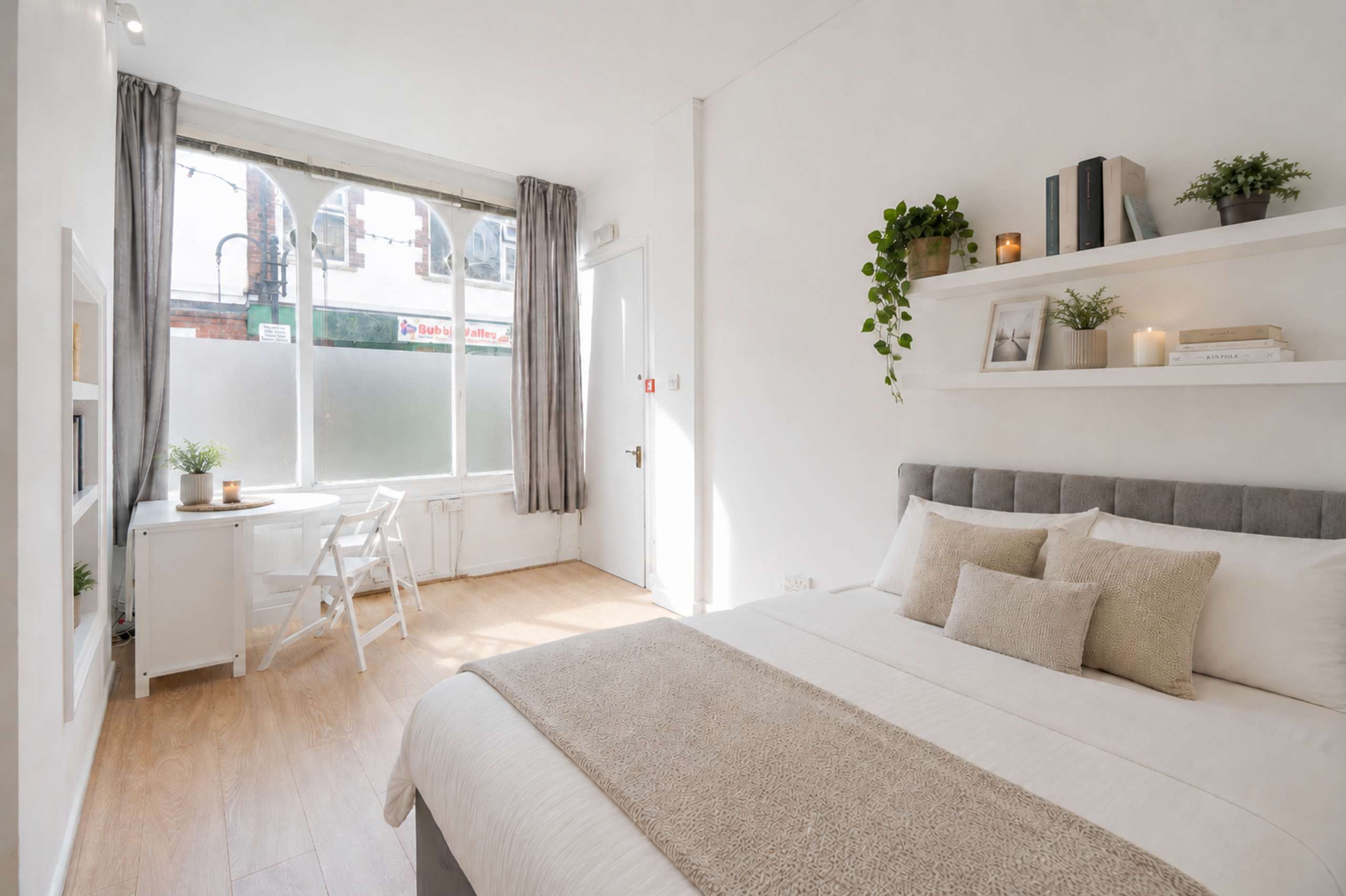 Bedroom/Living