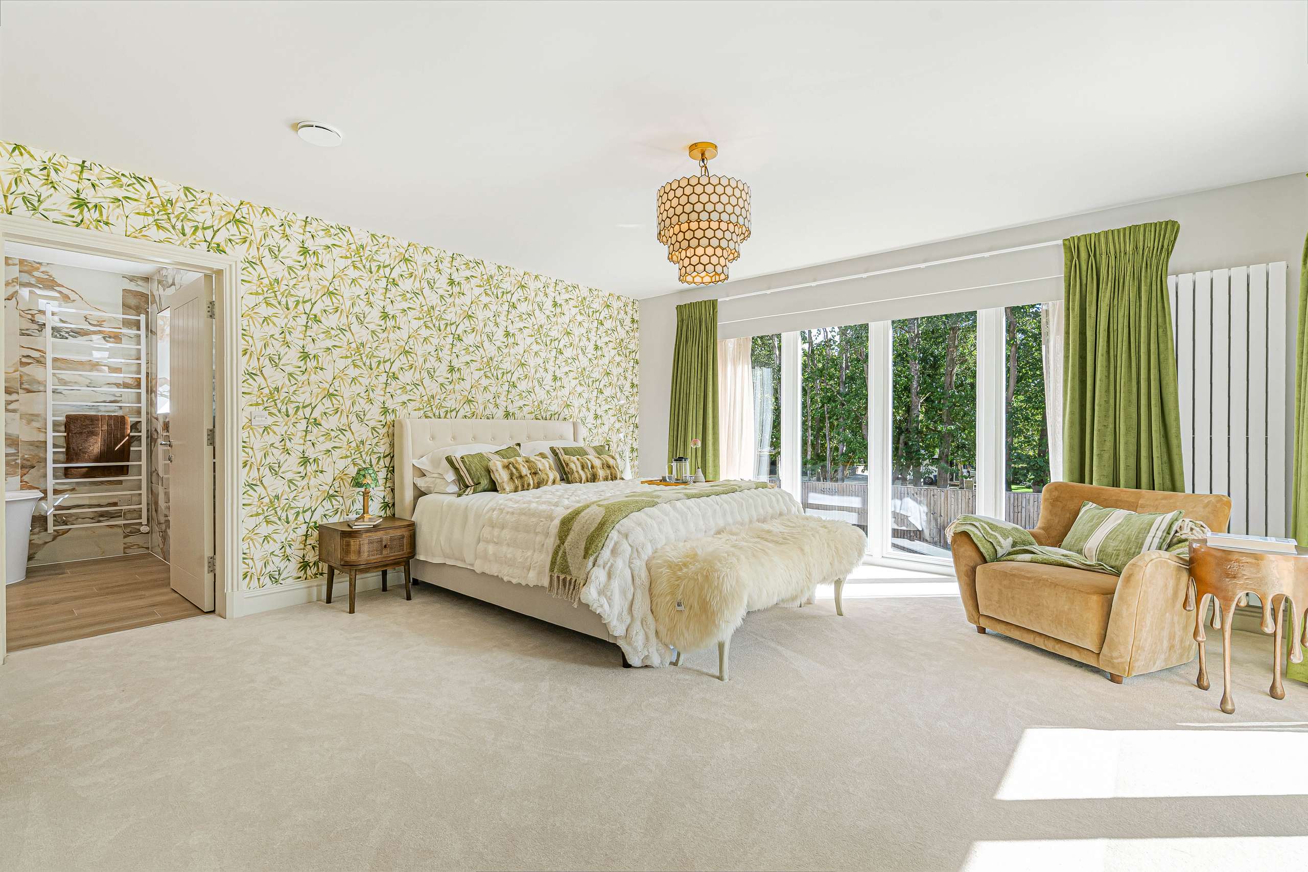 Stunning Bedroom with Ensuite