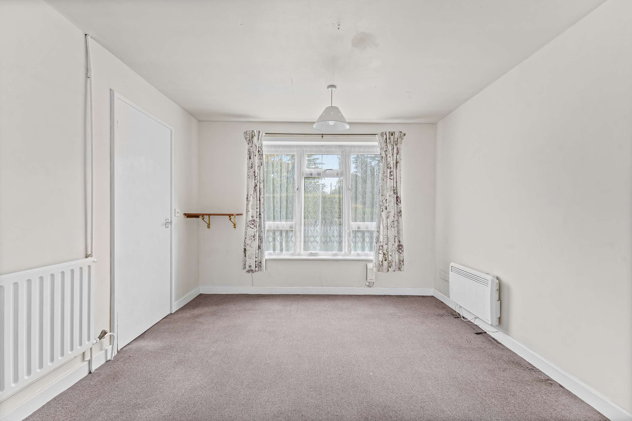 Sitting/Dining Area