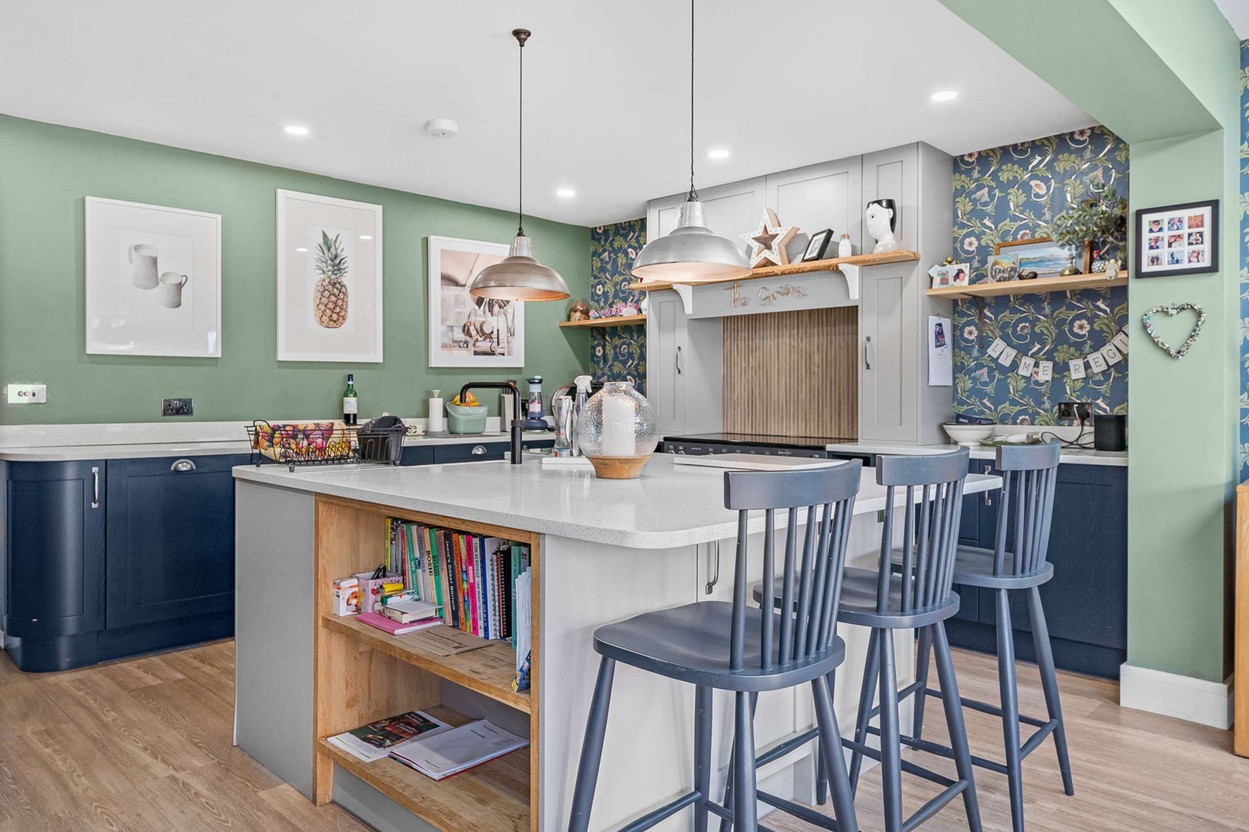 Kitchen/Breakfast Area