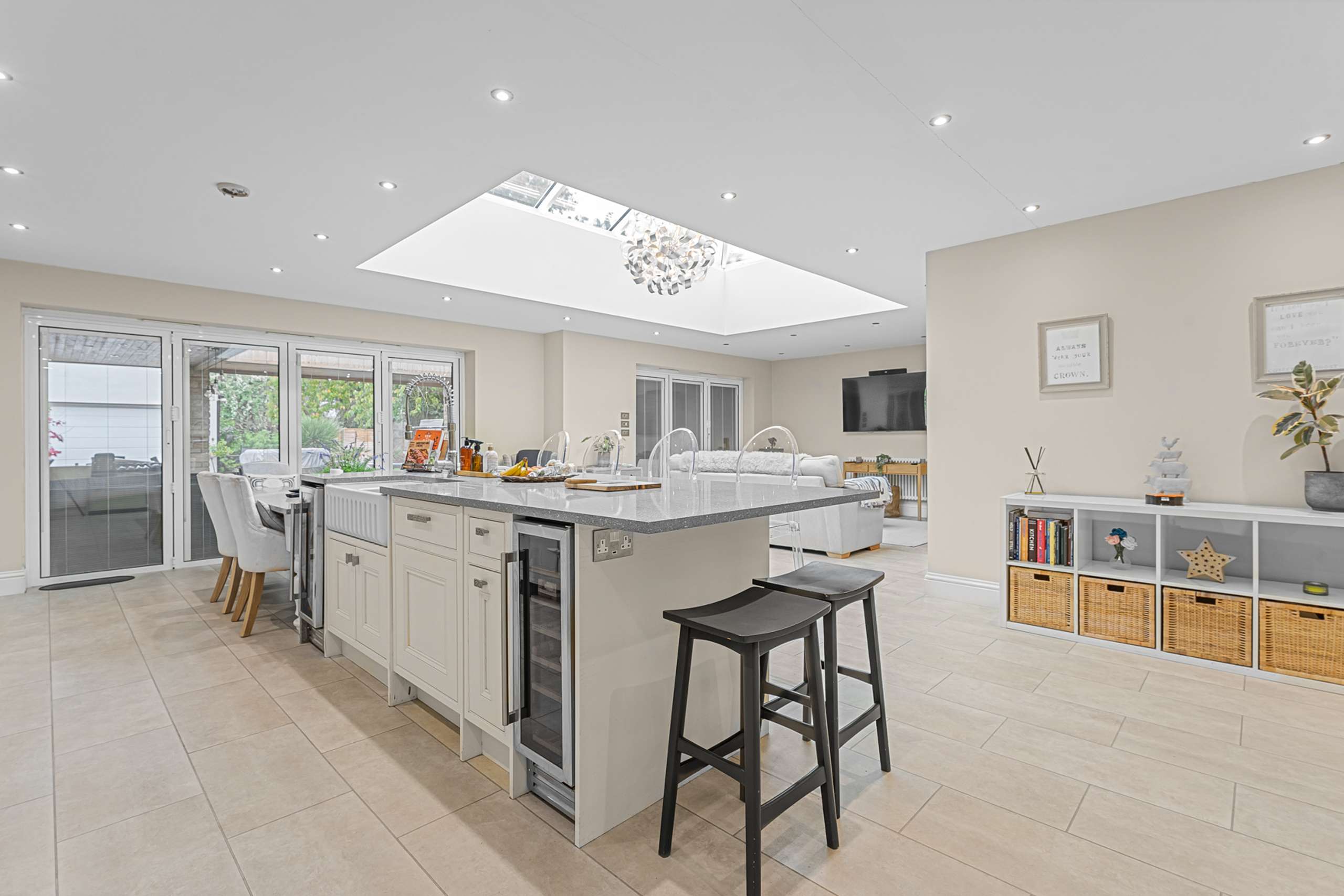 Kitchen/Breakfast/Dining/Family