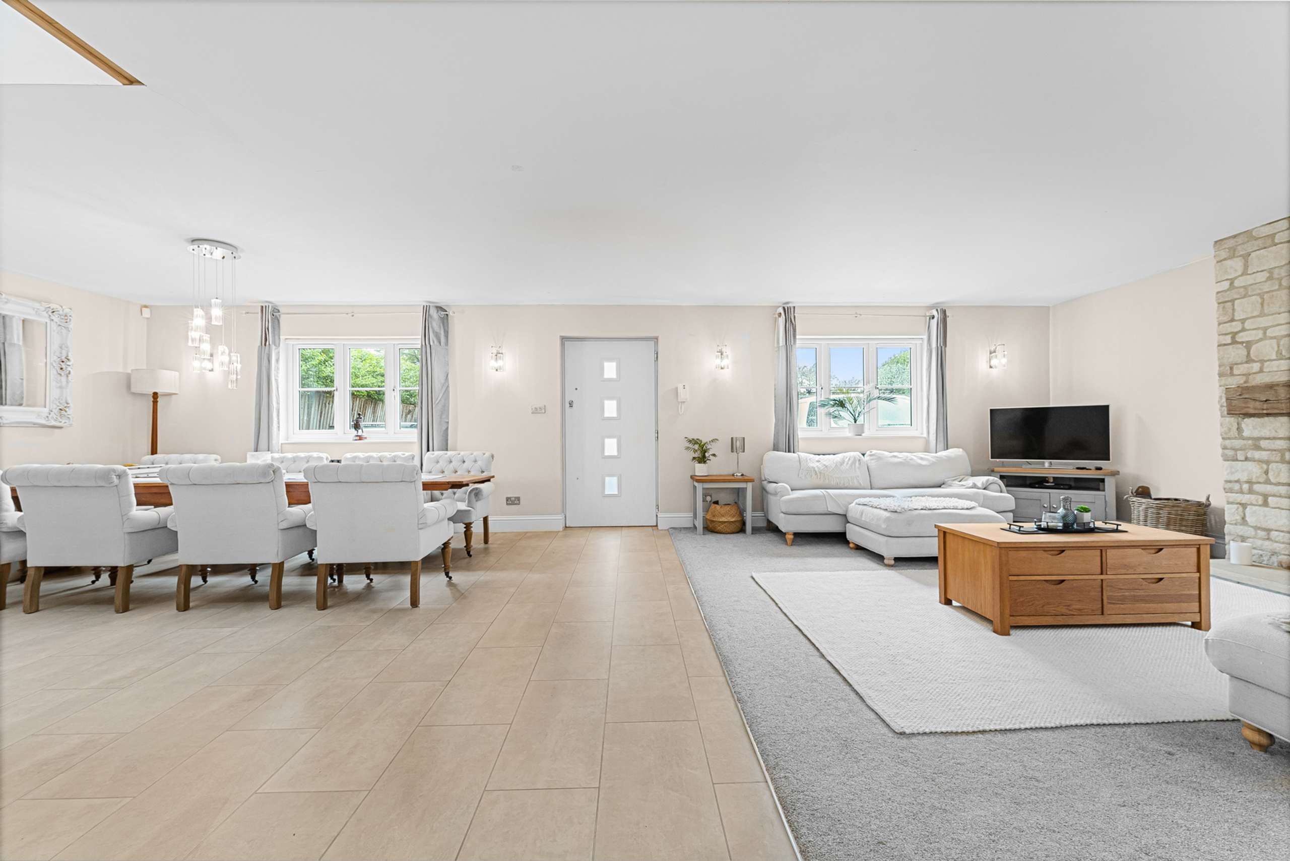 Sitting/Dining Room