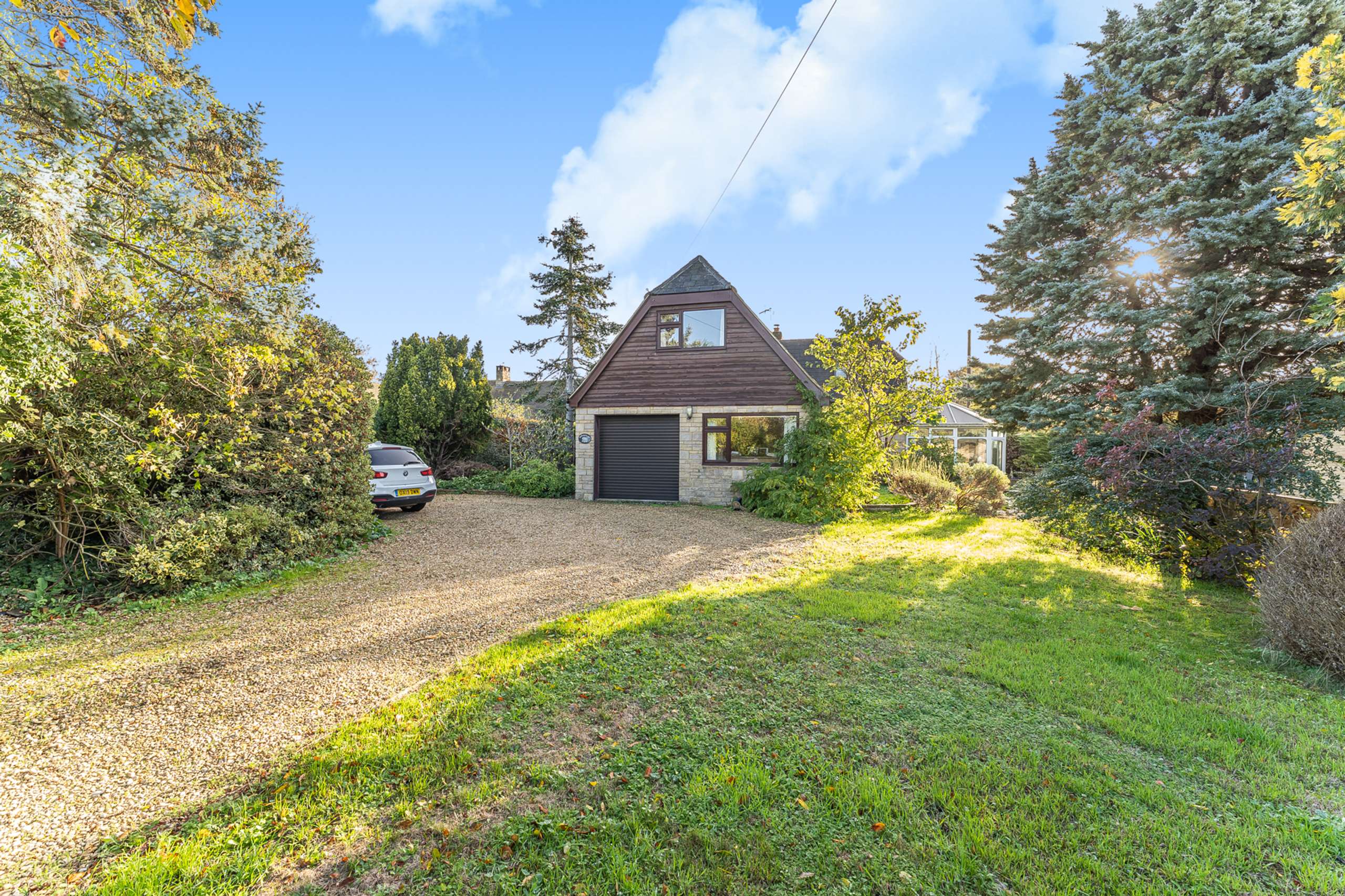 Holmbury View