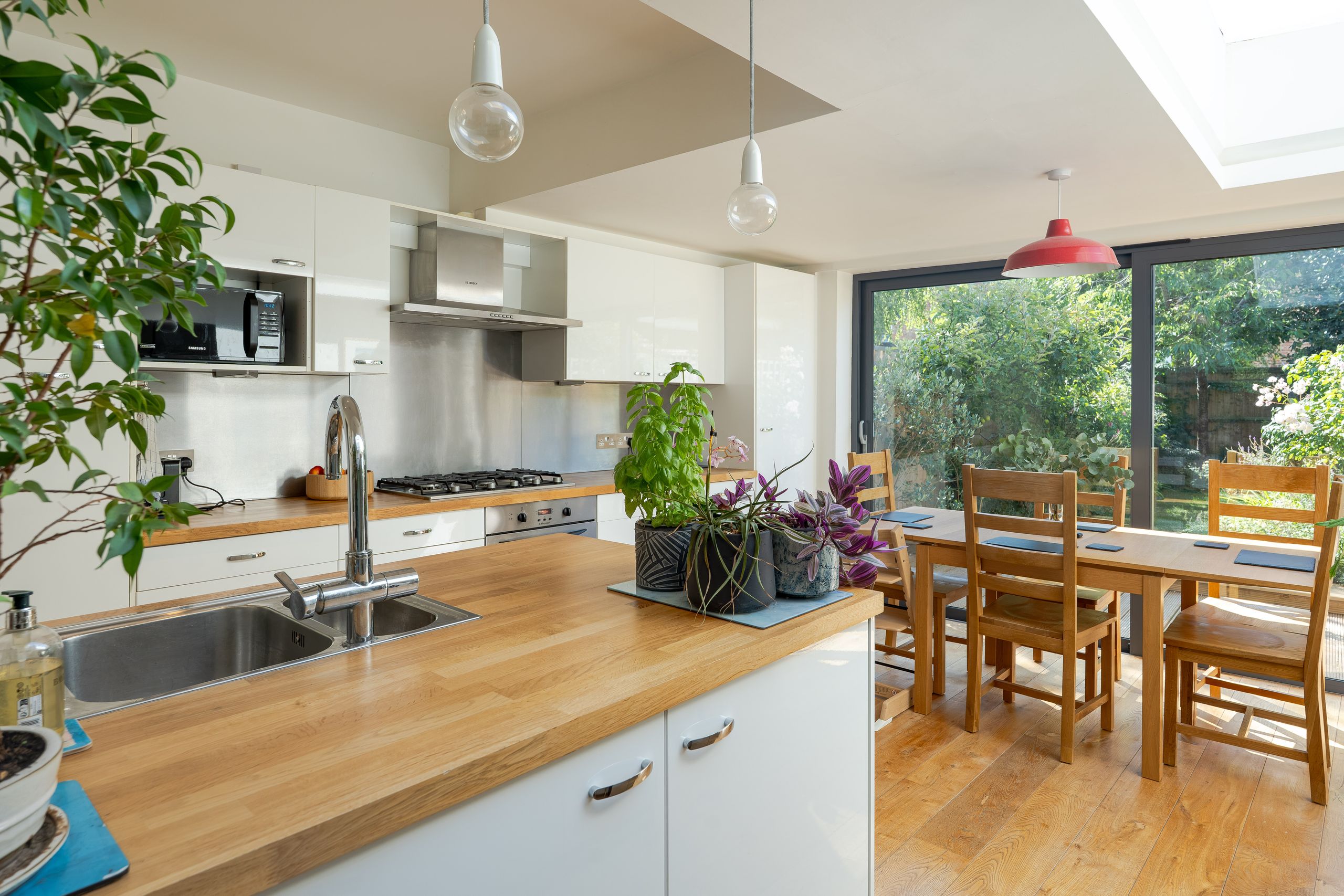 Kitchen / Dining Room