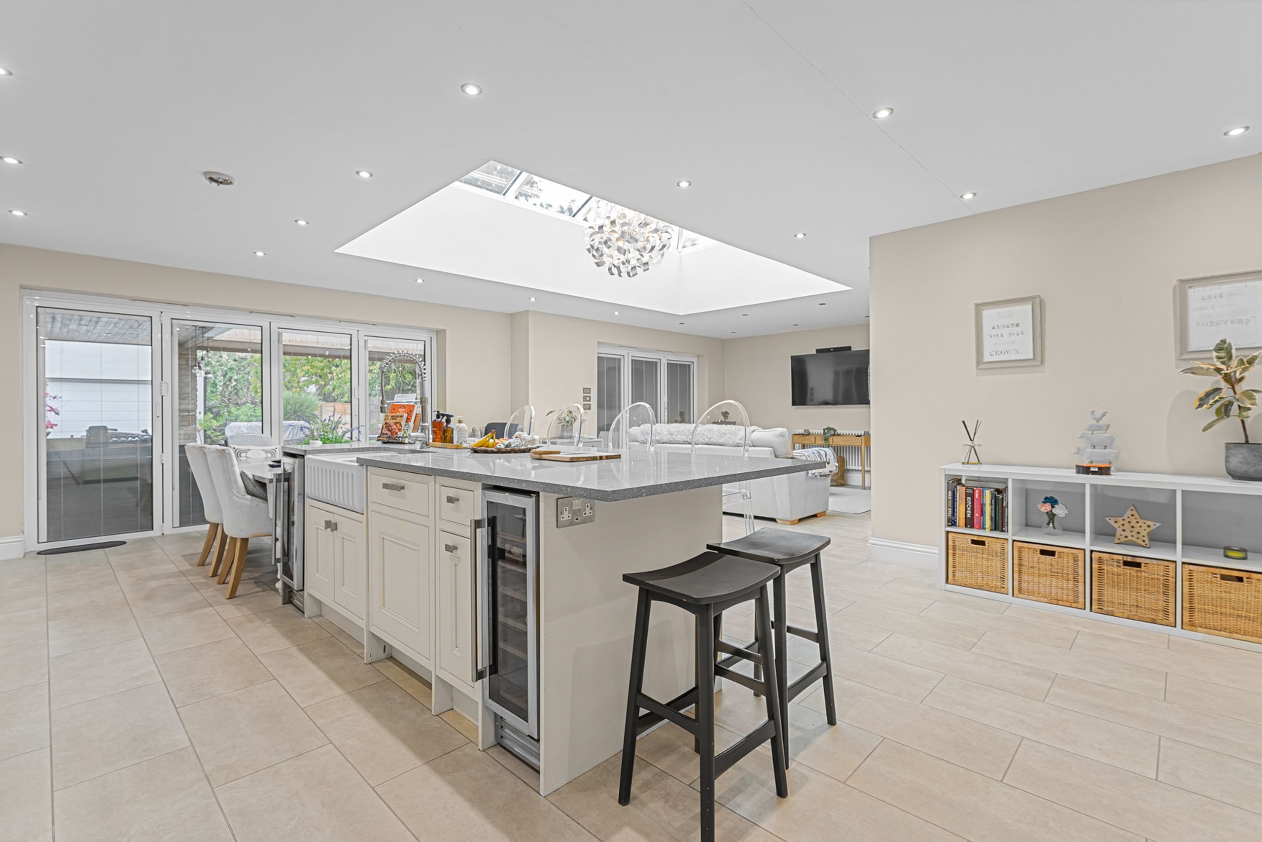 Kitchen/Breakfast/Dining/Family