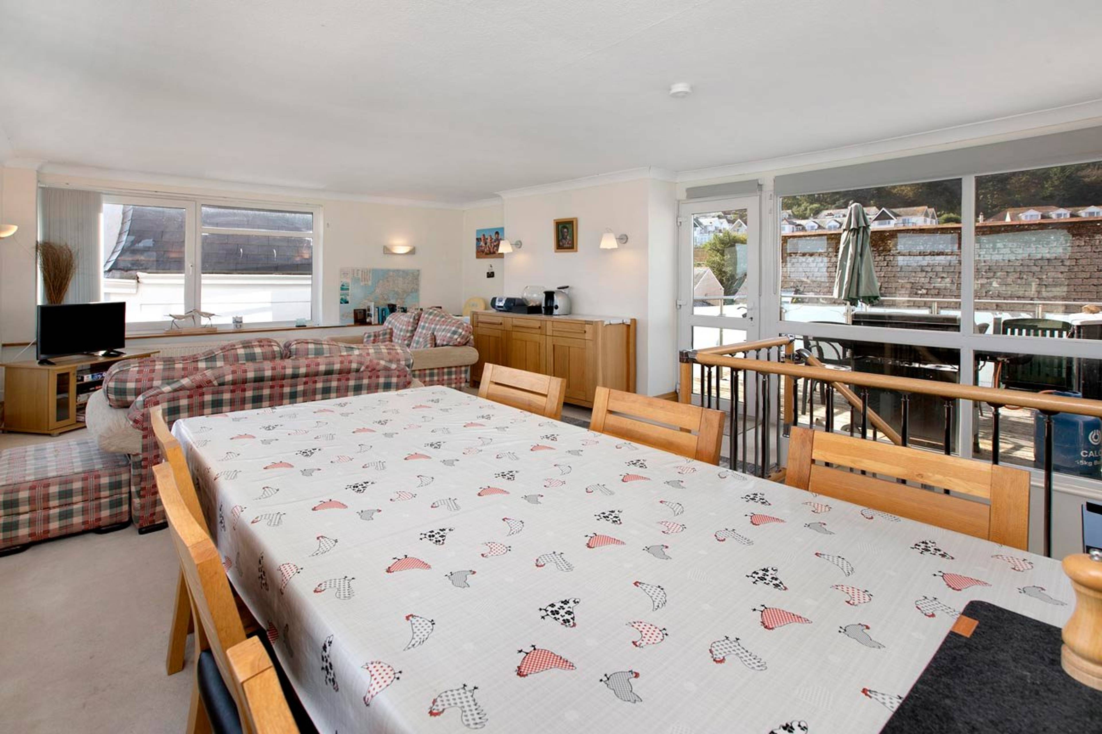 2 Penrhyn Place Strand, Teignmouth, TQ14 - 7