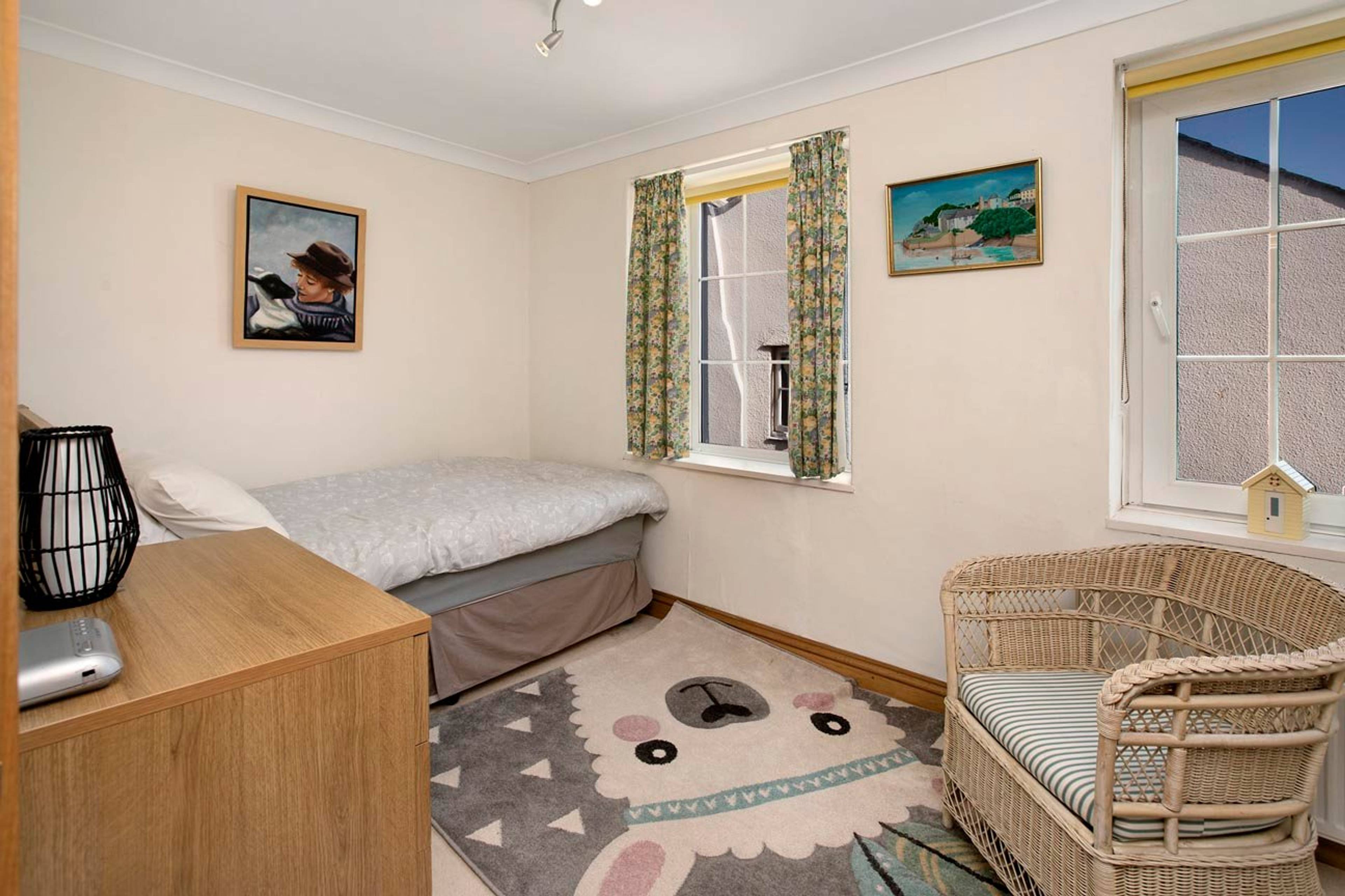 2 Penrhyn Place Strand, Teignmouth, TQ14 - 10