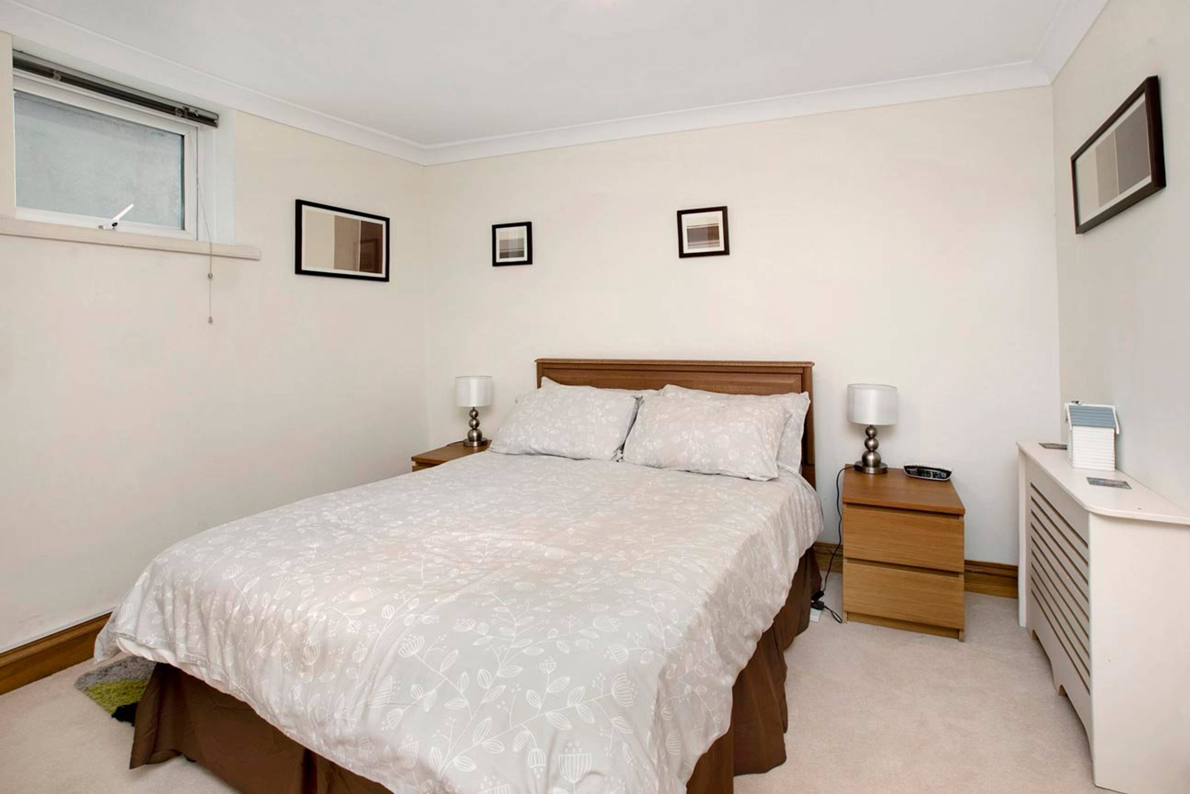 2 Penrhyn Place Strand, Teignmouth, TQ14 - 8